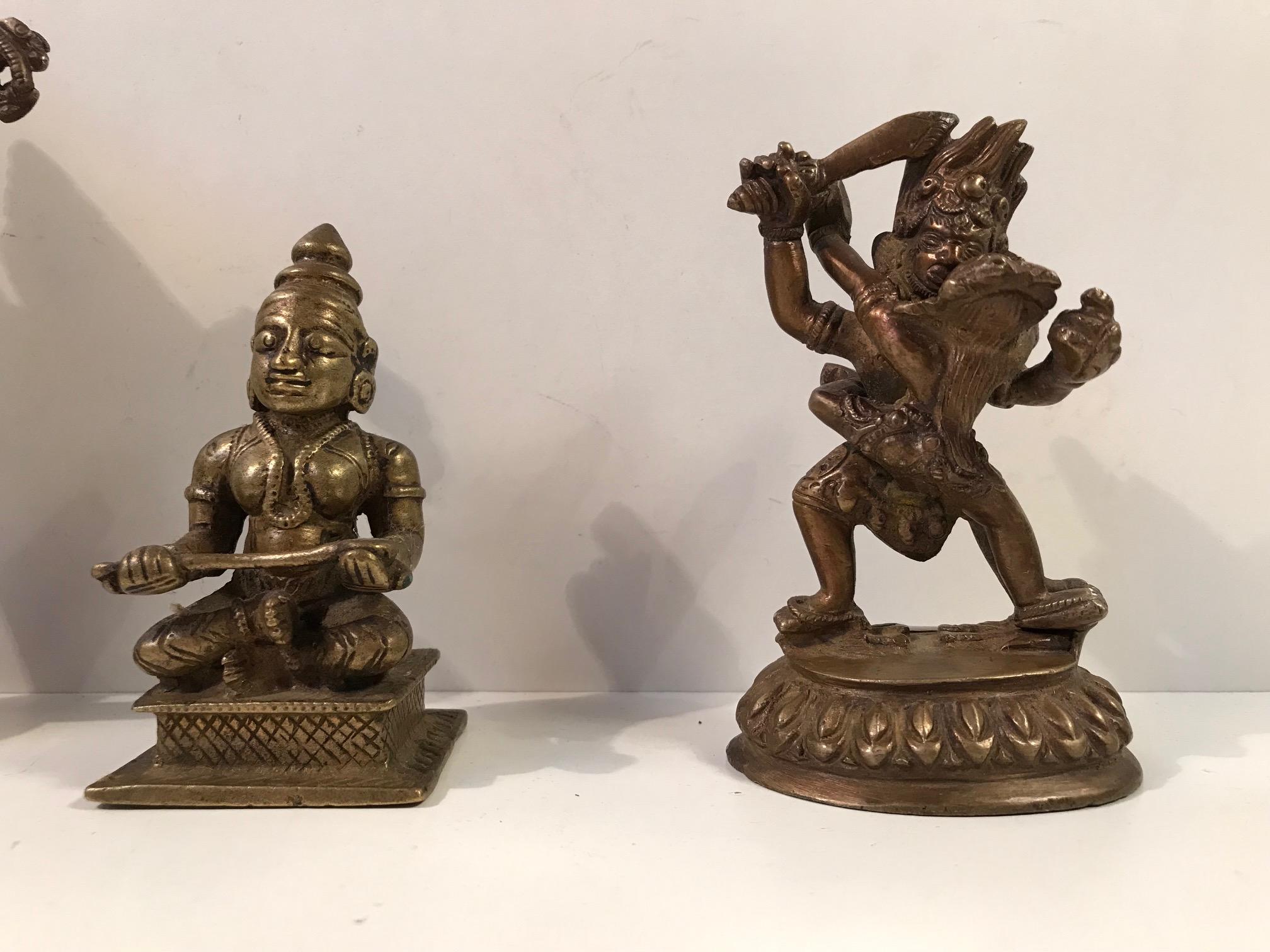 Trio antiker hinduistischer Götterfiguren aus Bronze, Maha Durga, Shiva und Ganesh im Angebot 11