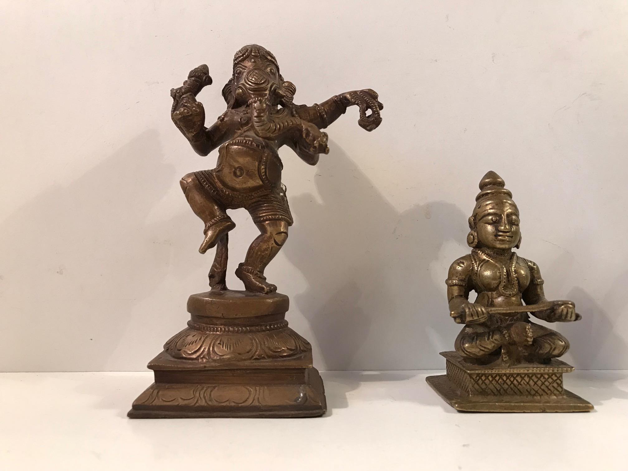 Trio antiker hinduistischer Götterfiguren aus Bronze, Maha Durga, Shiva und Ganesh im Angebot 12