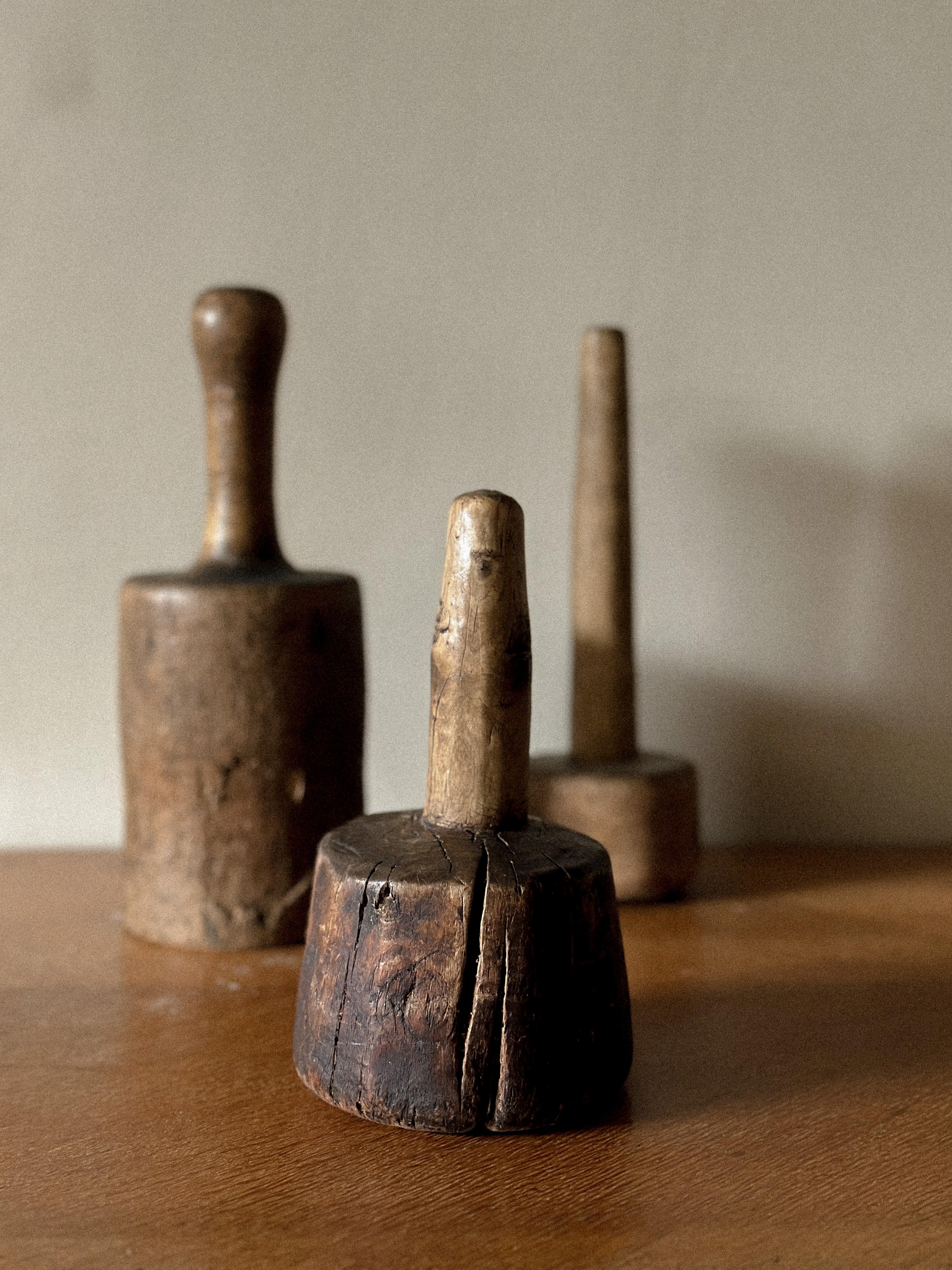 A Trio of Antique Wooden Pestles from the 19th Century In Good Condition For Sale In Hønefoss, 30
