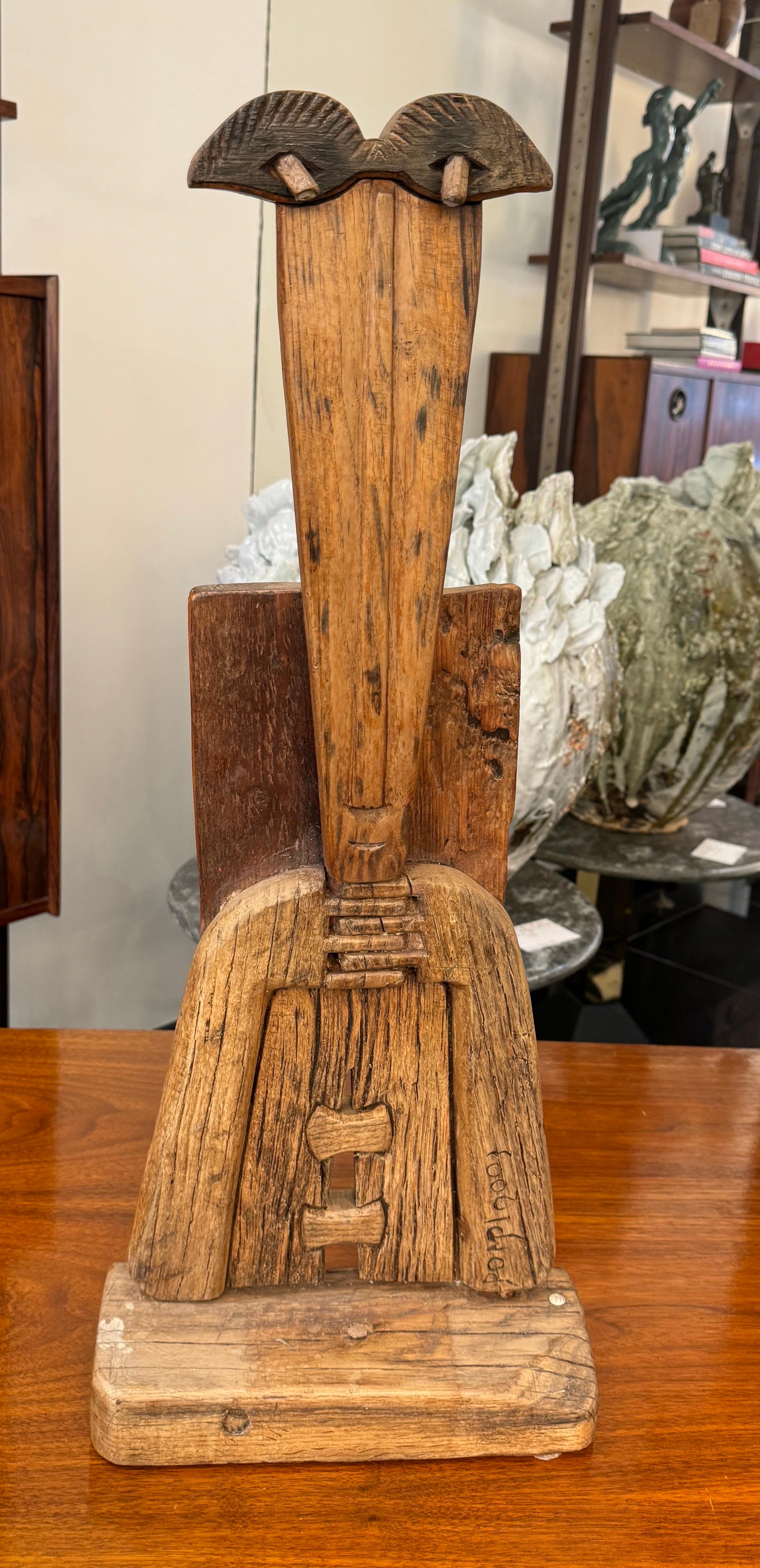 Un trio di sculture primitive in legno intagliato di Luciano Bertolotto In condizioni buone in vendita a London, GB