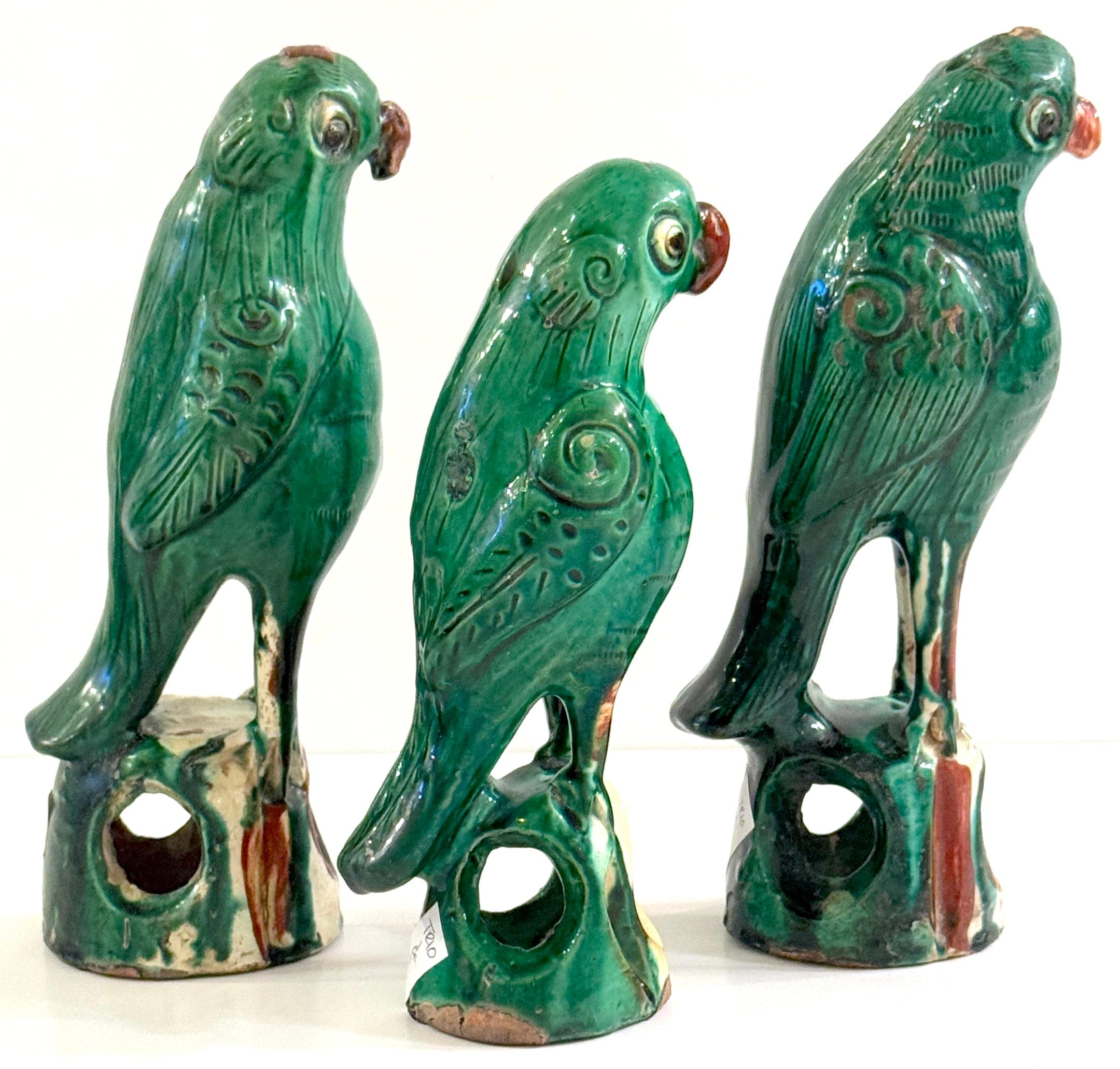 A Trio of Chinese Export Porcelain Green Sancai  Glazed Parrots For Sale 1