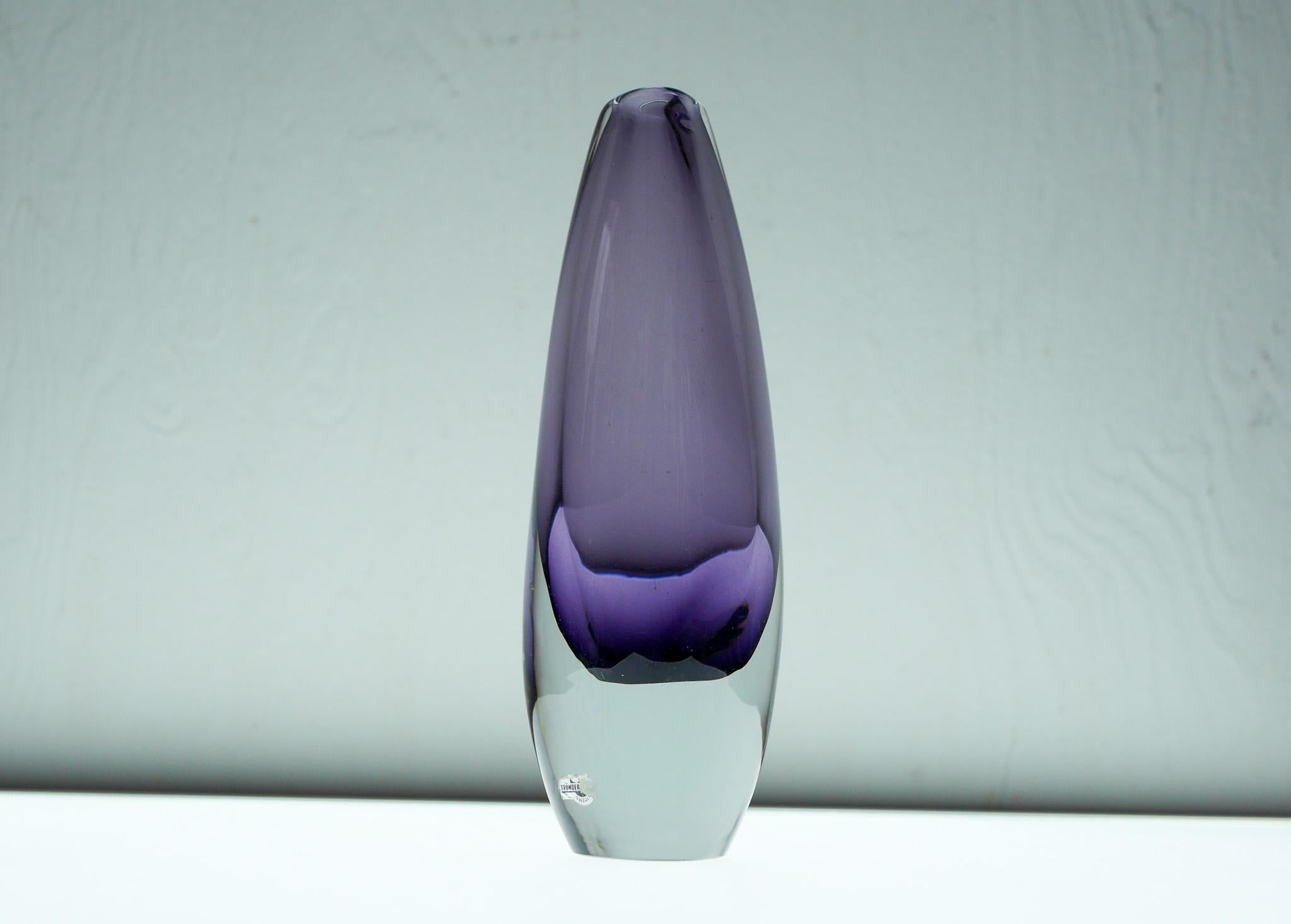 Trio Sommerso Glasvasen in Lila von Gunnar Nylund Strömbergshyttan Schweden (Mitte des 20. Jahrhunderts) im Angebot