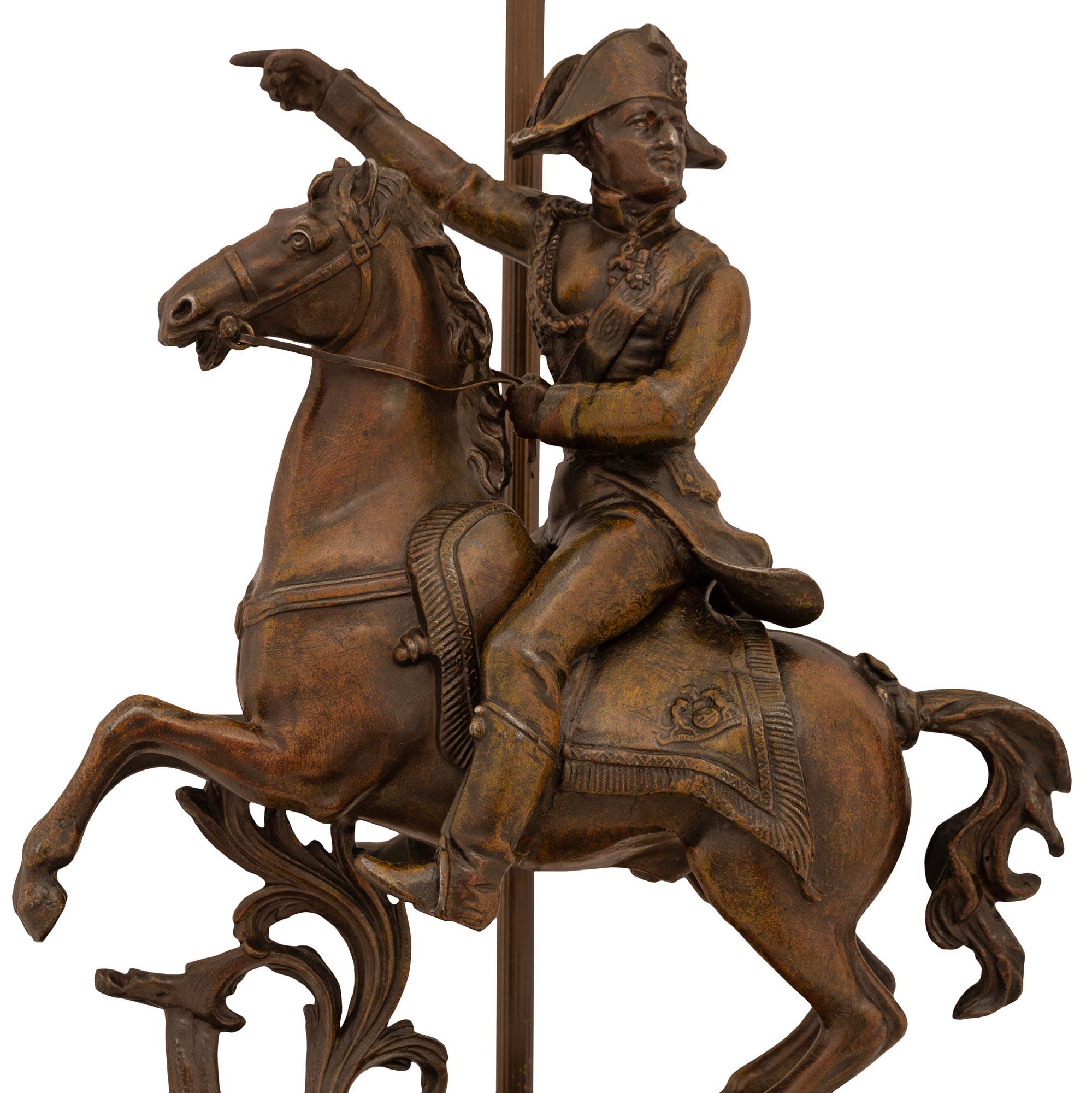 Coppia di lampade francesi del XIX secolo in finto porfido e Ormolu patinato in bronzo In condizioni buone in vendita a West Palm Beach, FL