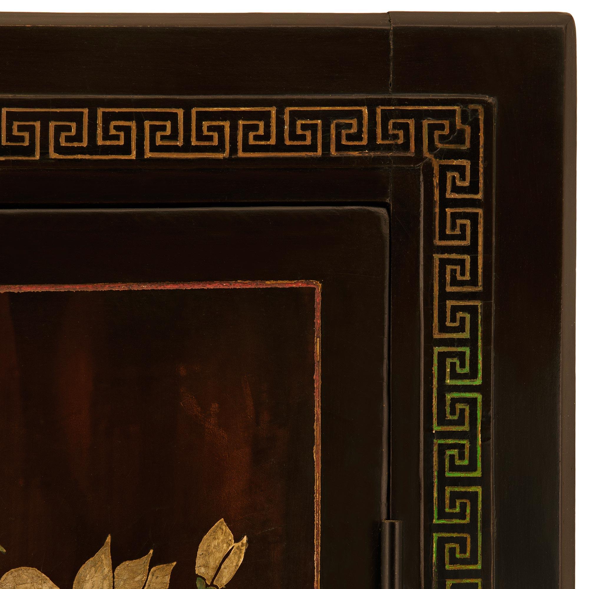 A true pair of Japanese 19th century Coromandel Laquered and Ormolu doors For Sale 1