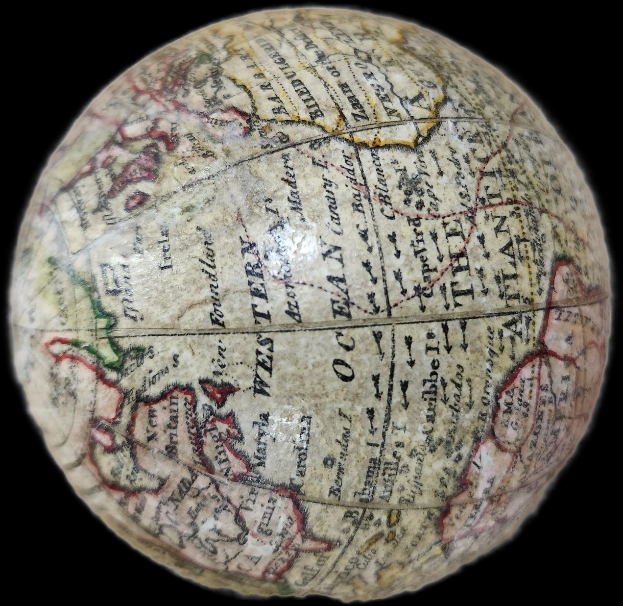 Britannique Un magnifique globe de poche terrestre miniature en vente