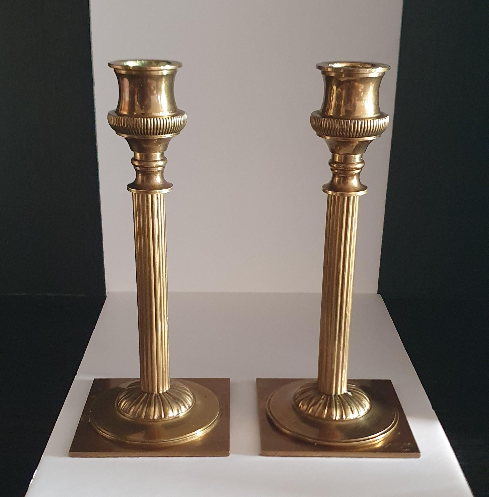 Un par de candelabros de bronce de la Maison Charles, únicos en su género y hechos a mano en venta 8