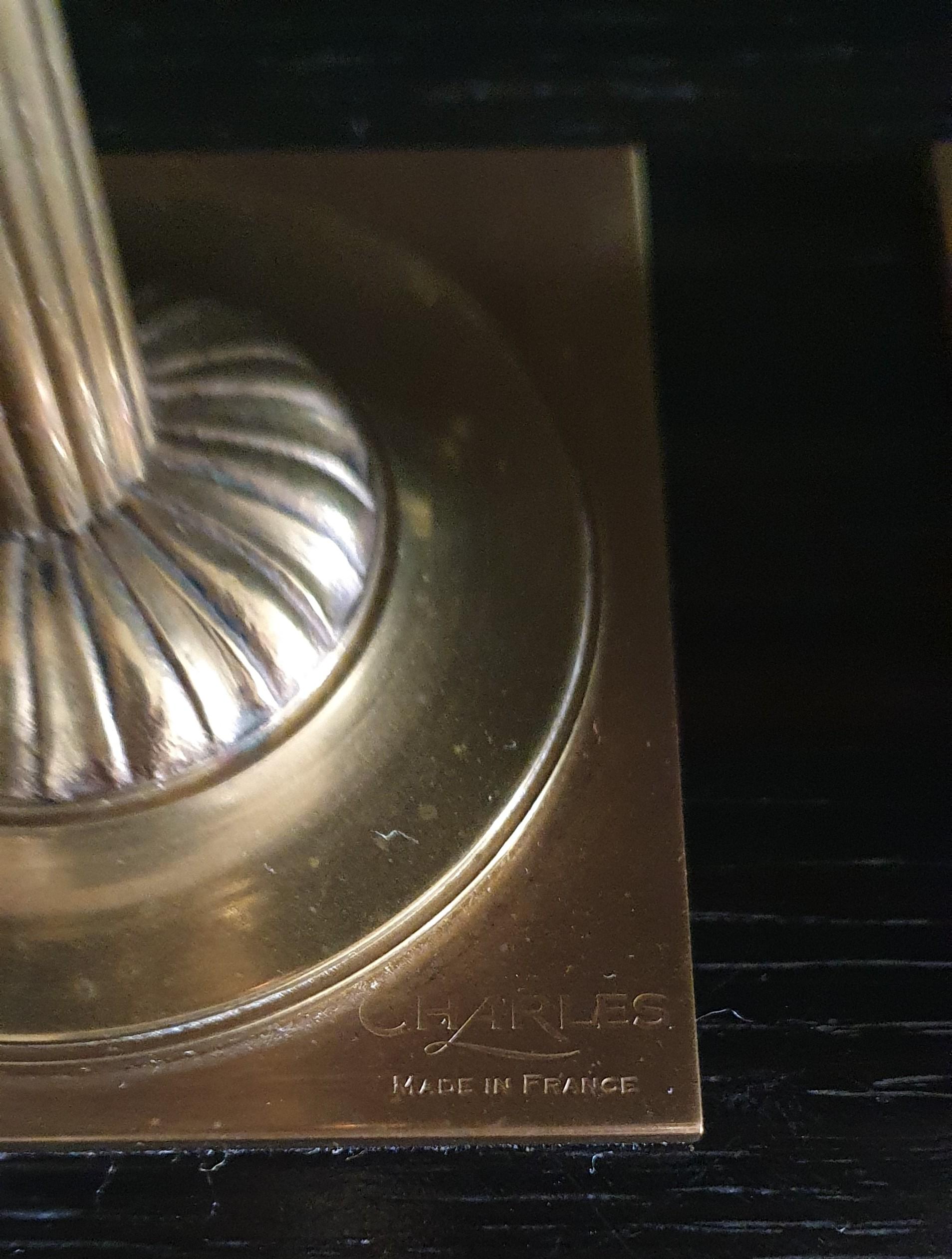 Un par de candelabros de bronce de la Maison Charles, únicos en su género y hechos a mano en venta 1