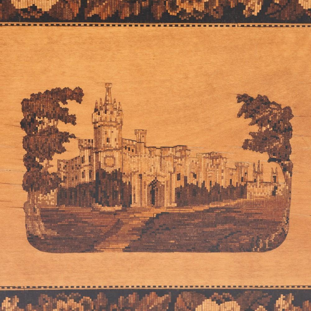 Ein Tunbridge Ware Spielkästchen mit eingelegtem Intarsienbild des Schlosses von Eridge, um 1870 (Englisch) im Angebot