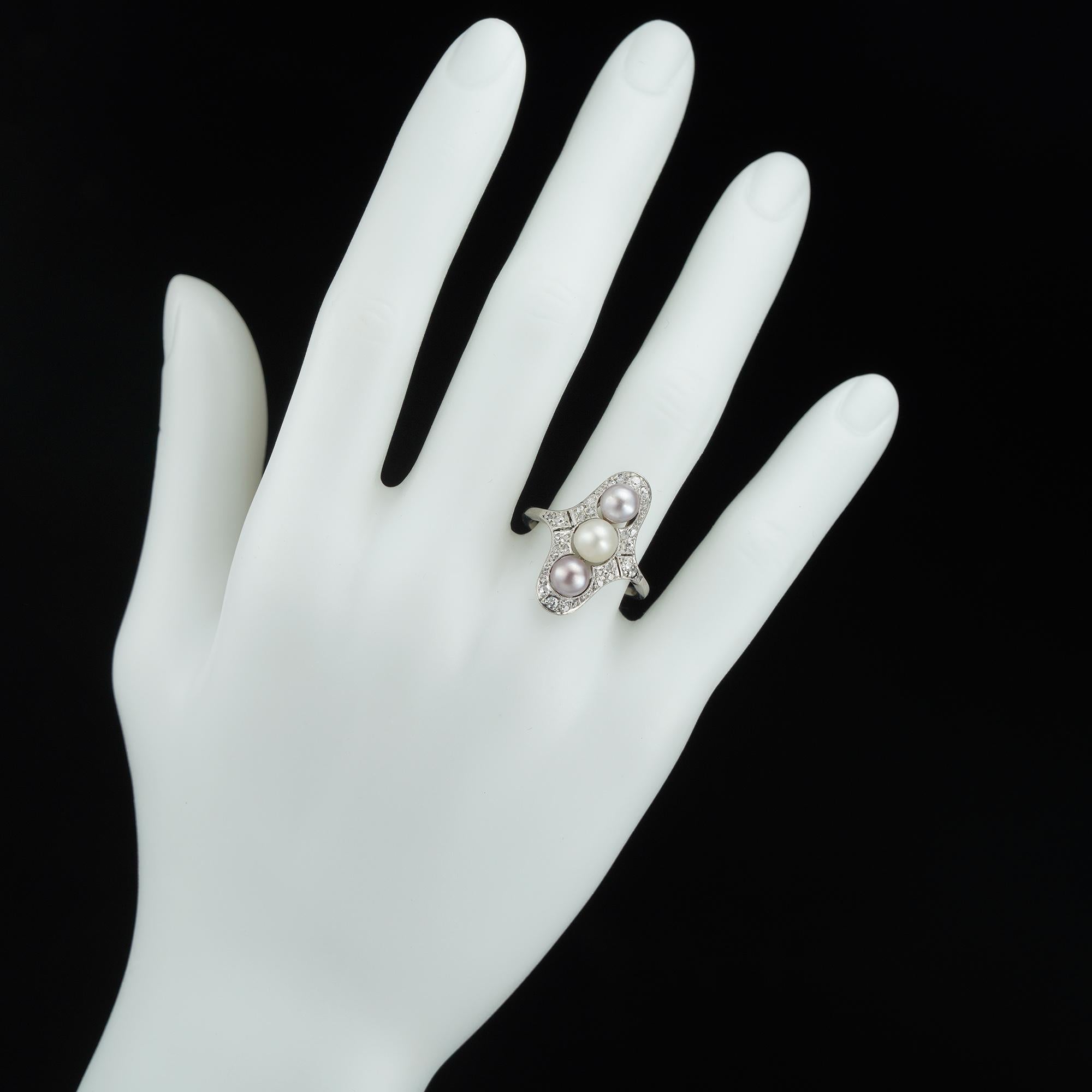 Tablett-Ring mit Perlen und Diamanten, Jahrhundertmitte (Rundschliff)