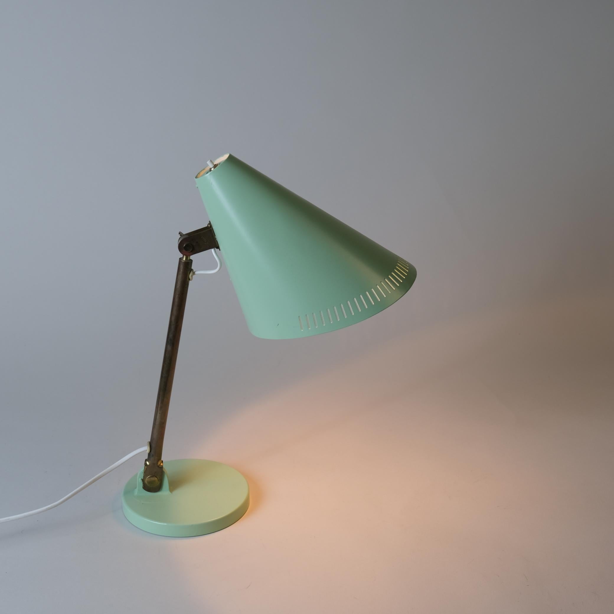 Scandinave moderne A Turqoise (Lights)  Lampe de table Paavo Tynell modèle 9222, Idman années 1950 en vente