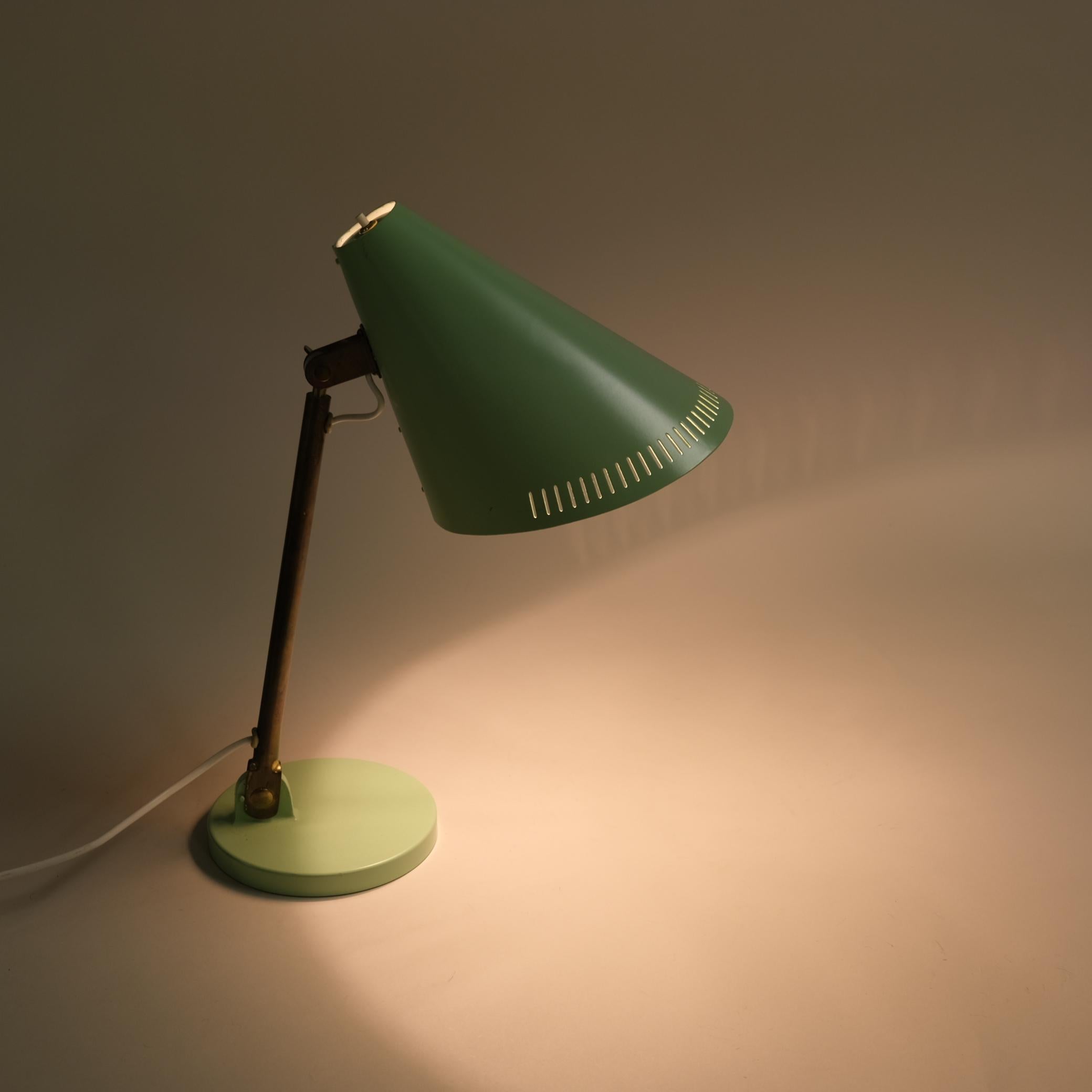 Finlandais A Turqoise (Lights)  Lampe de table Paavo Tynell modèle 9222, Idman années 1950 en vente