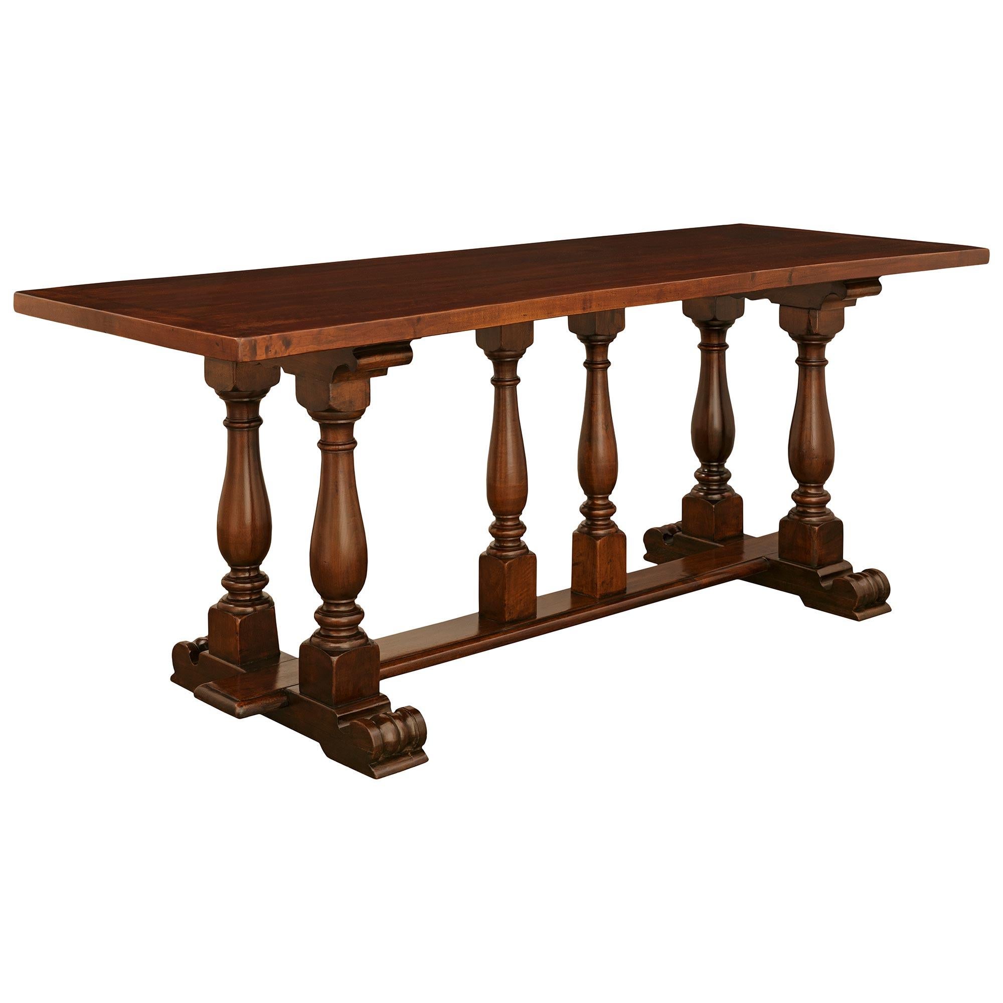 Italian A Tuscan early 19th century Walnut trestle table For Sale