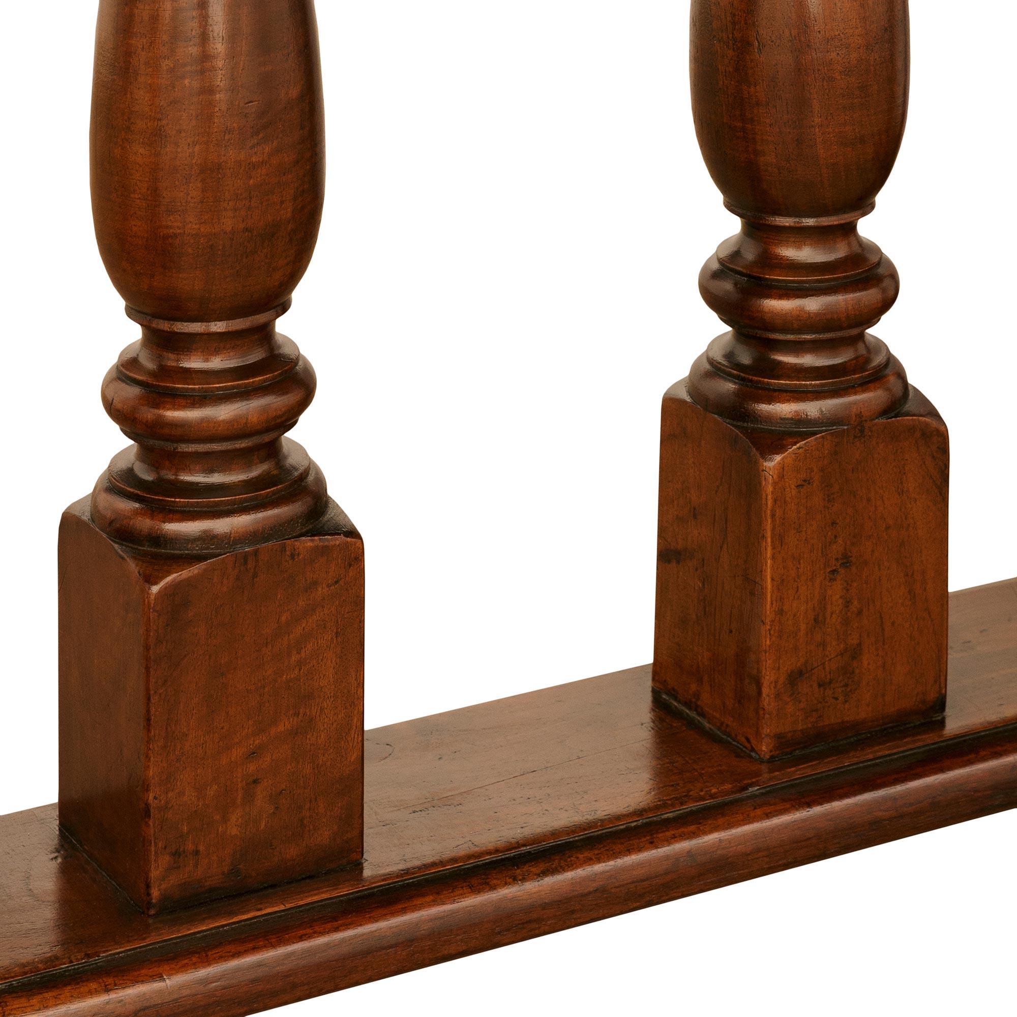 A Tuscan early 19th century Walnut trestle table For Sale 2