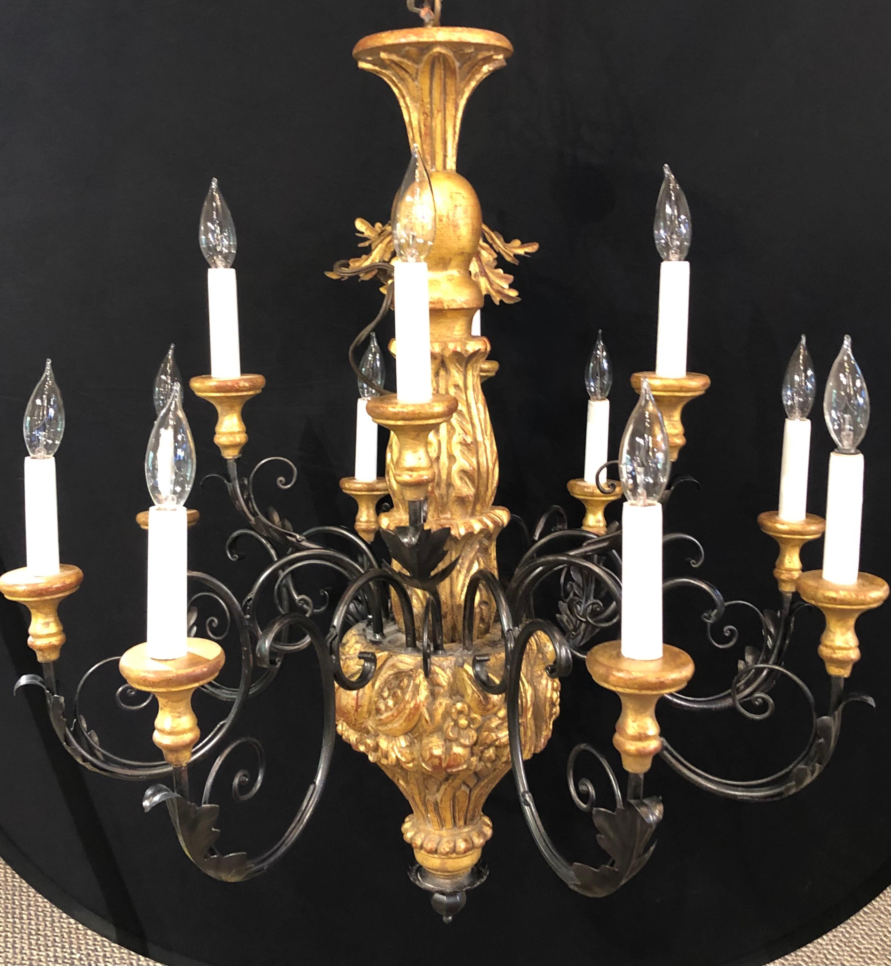 Twelve Light Italian Parcel-Gilt Decorated Chandelier with Canopy In Good Condition For Sale In Stamford, CT