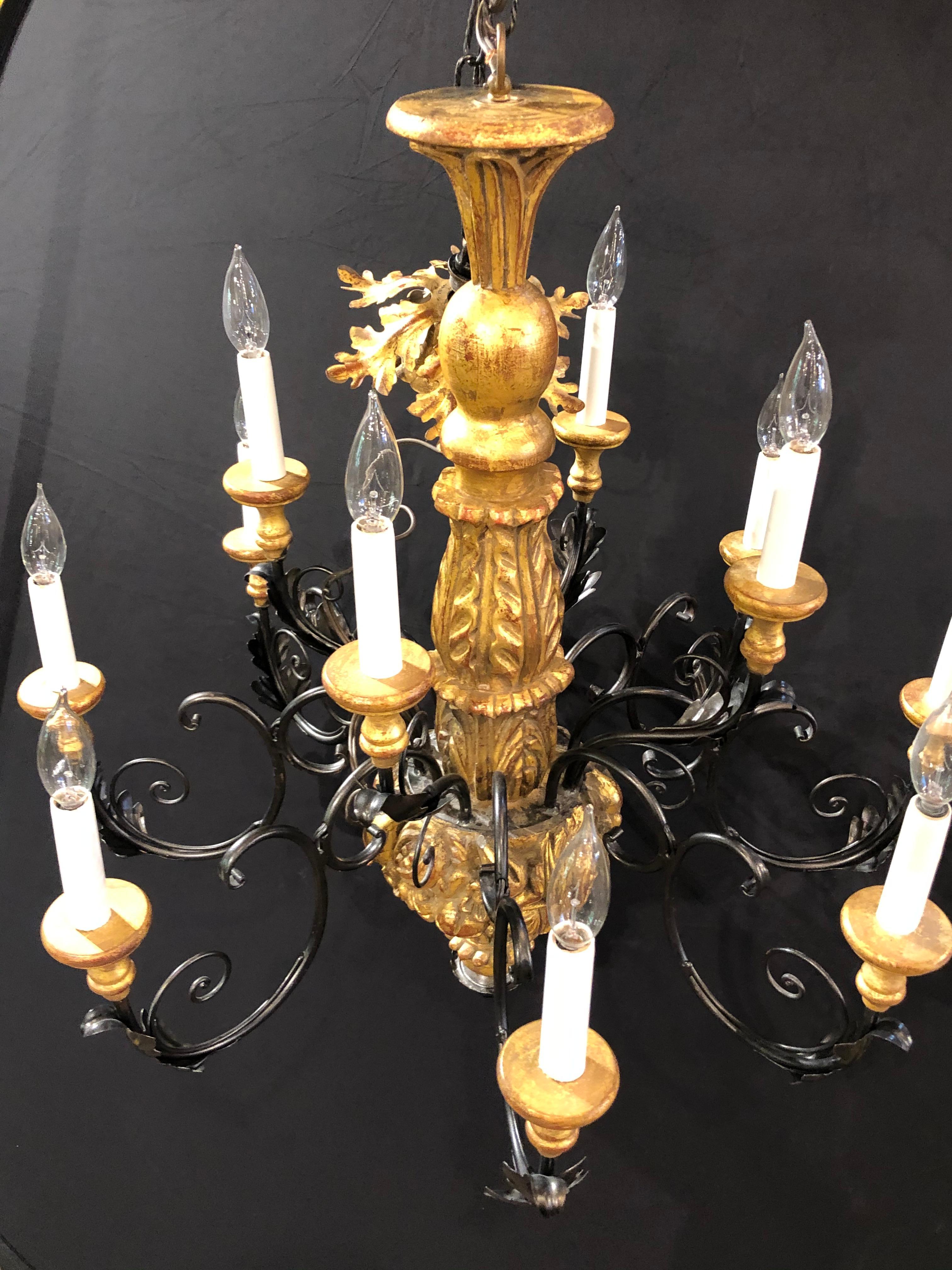 Late 20th Century Twelve Light Italian Parcel-Gilt Decorated Chandelier with Canopy For Sale