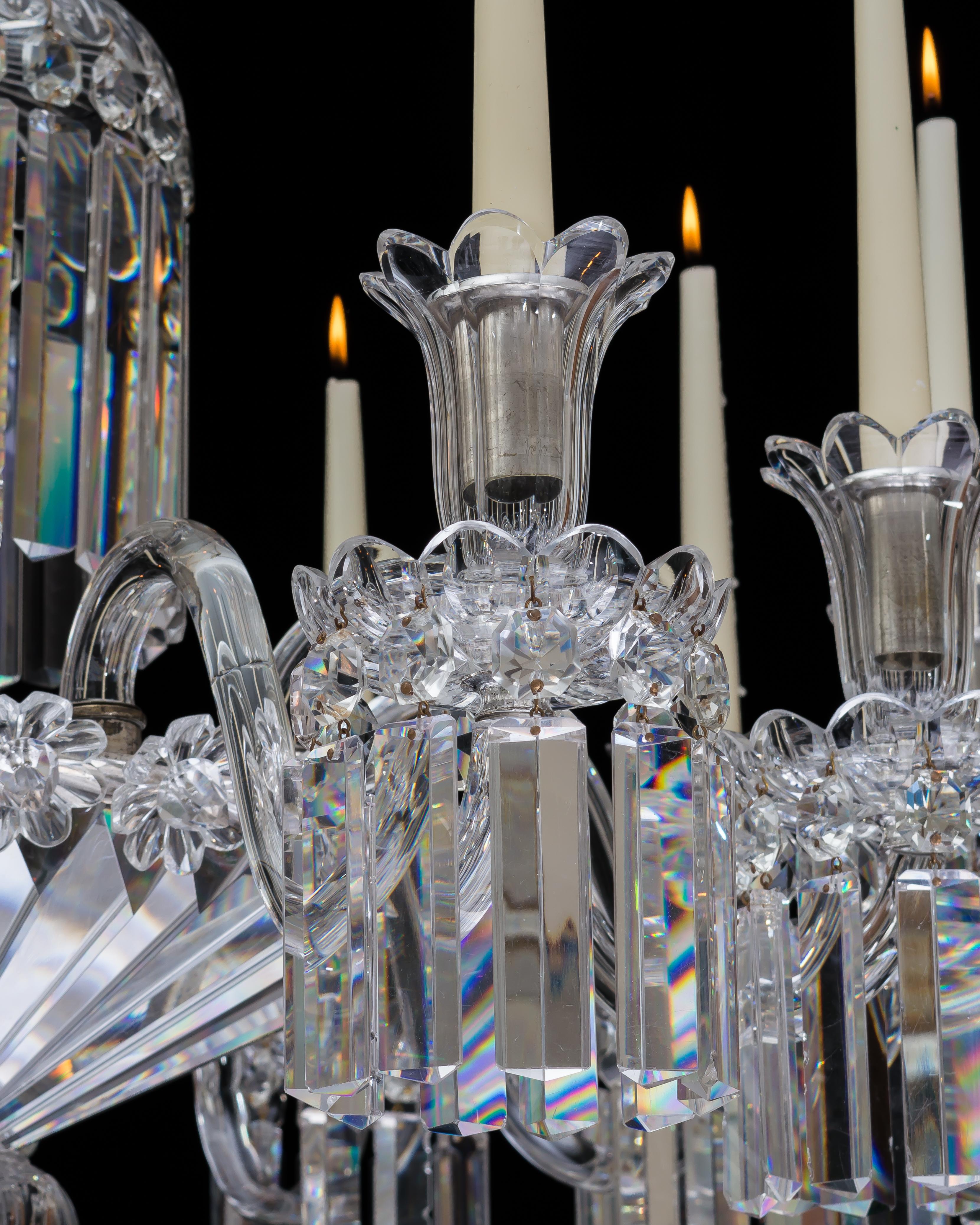 English Twelve-Light William IV Crystal Chandelier Attributed to Perry & Co For Sale