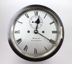 Horloge à deux fusées de navires frappant à tête d'ampoule