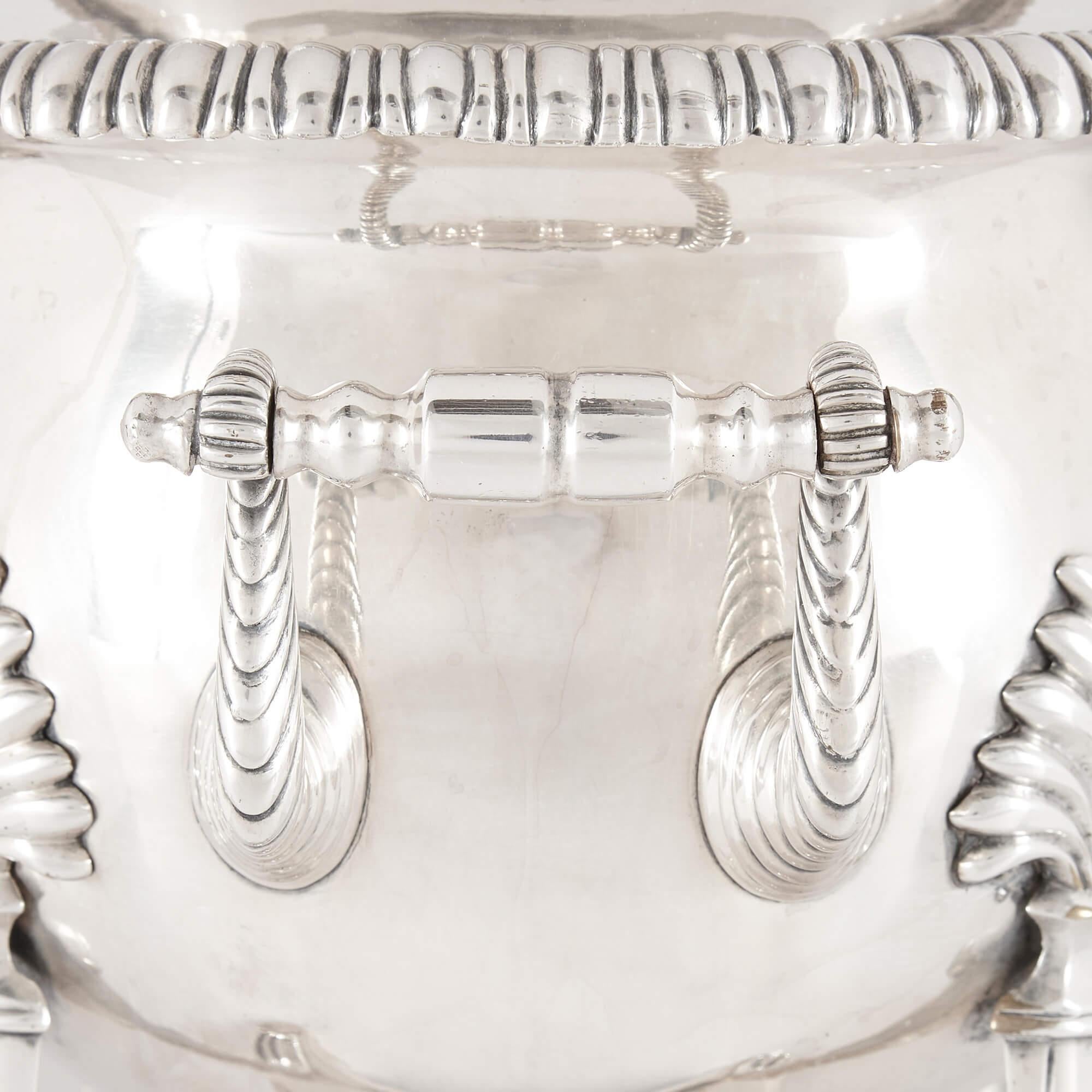Late Victorian Twin-Handled Antique English Silver Plated Samovar, London, Late 19th Century For Sale