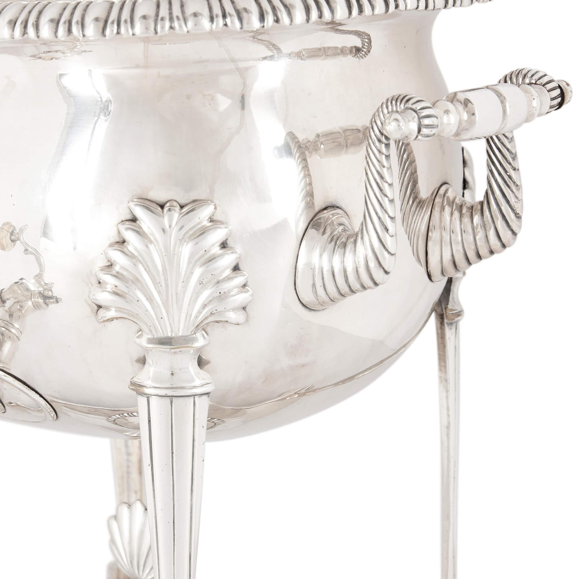 Twin-Handled Antique English Silver Plated Samovar, London, Late 19th Century For Sale 1