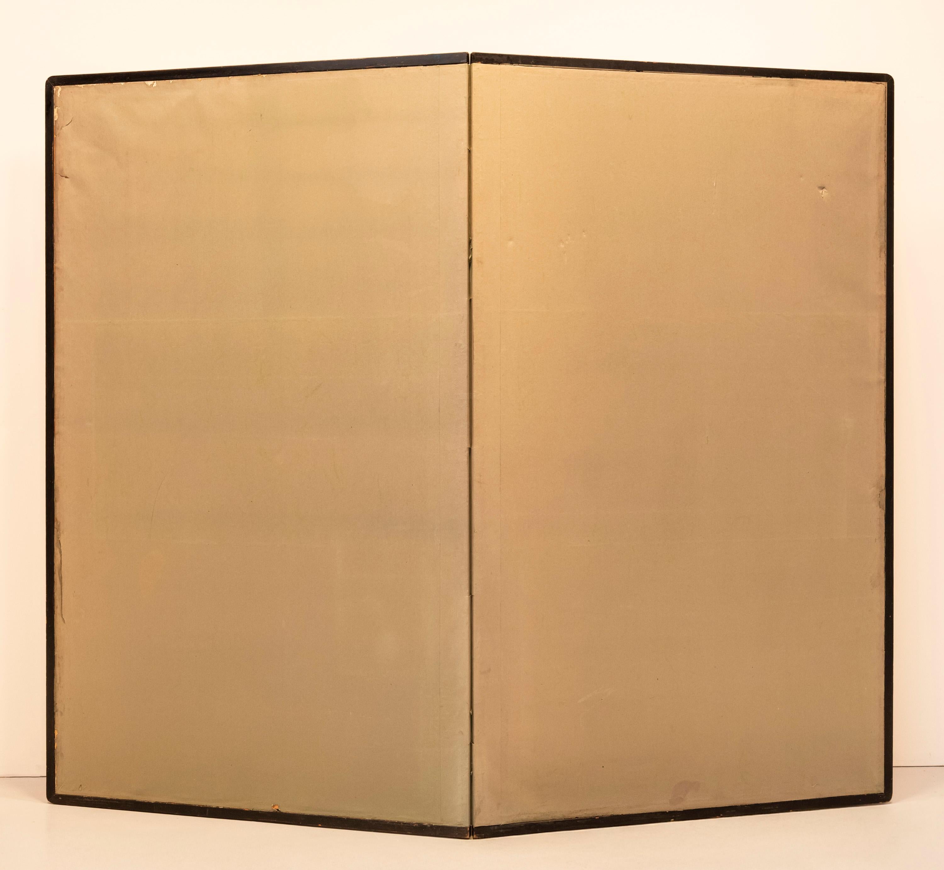 Uno schermo pieghevole a due pannelli con una scena naturalistica in vendita 2