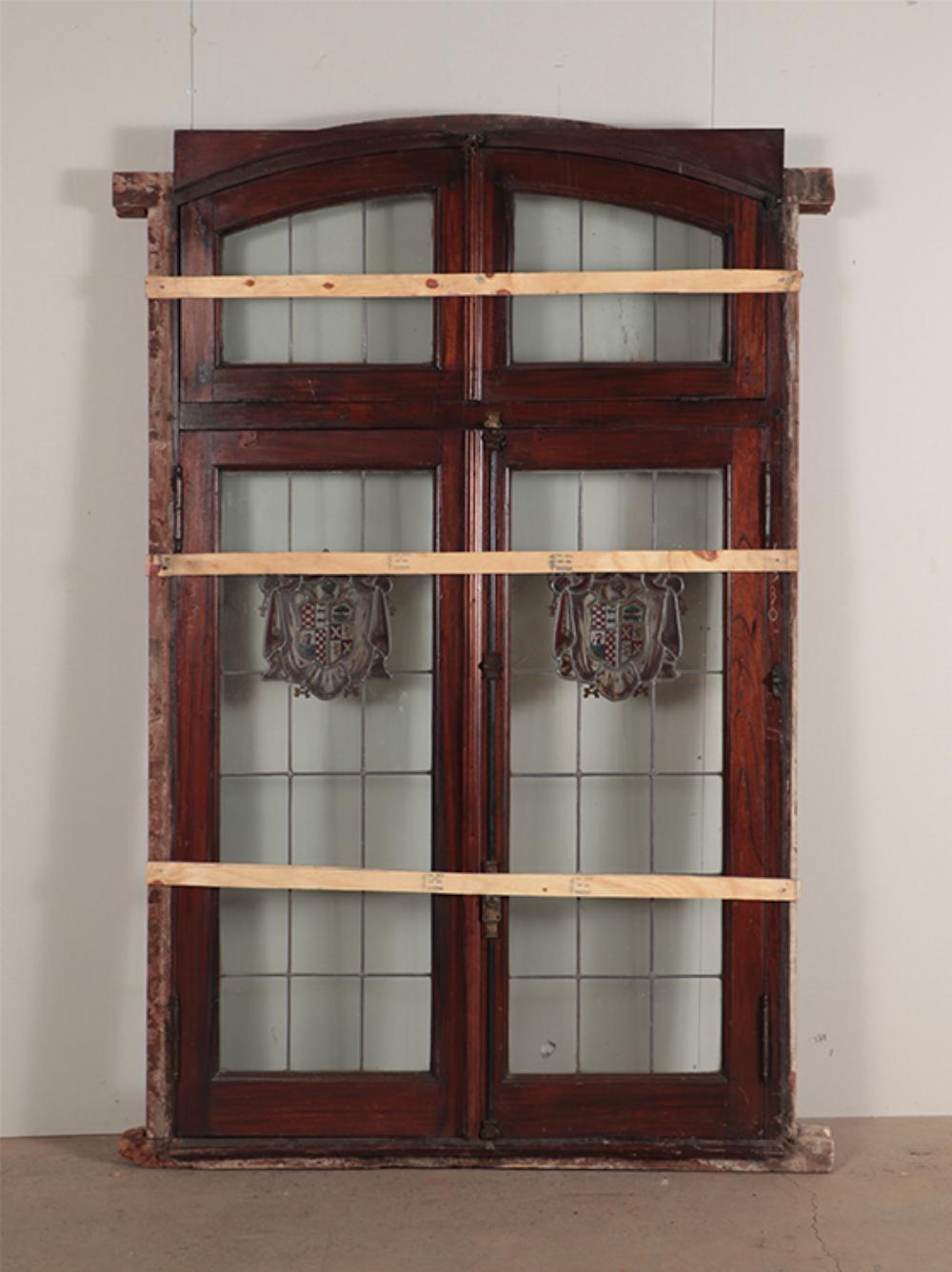 Ventana de caoba de dos hojas con cristal emplomado y marco, hacia 1920. Vidrio en venta