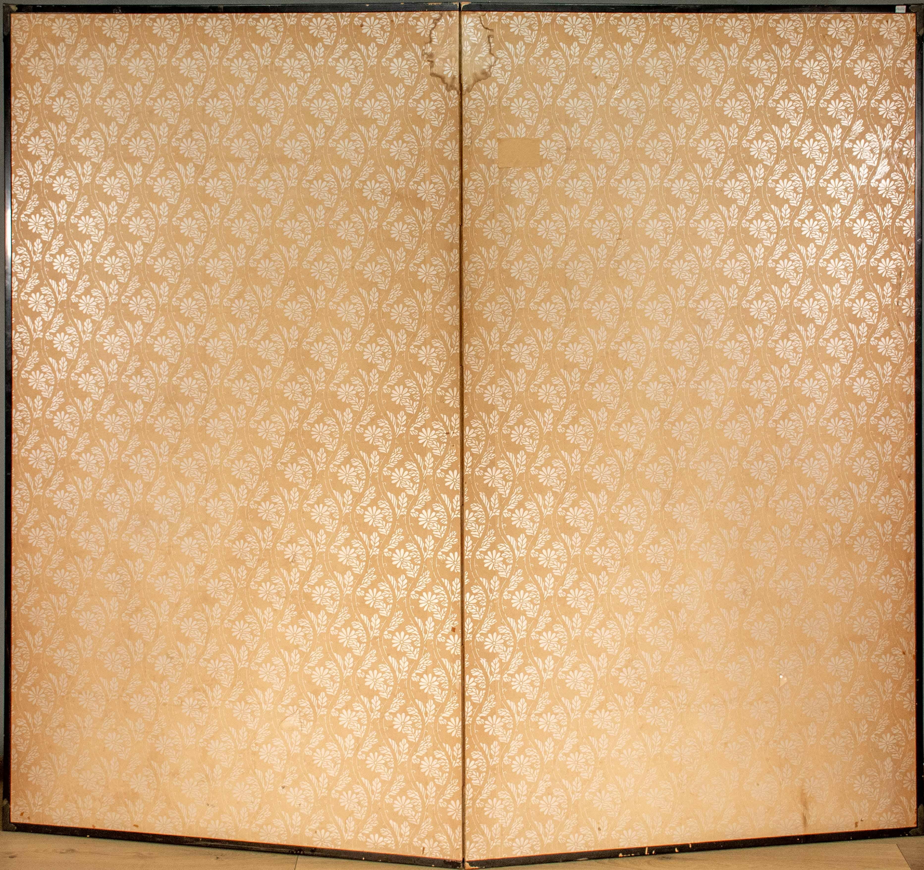 Biombo de dos paneles pintado sobre papel que representa una escena naturalista en venta 1