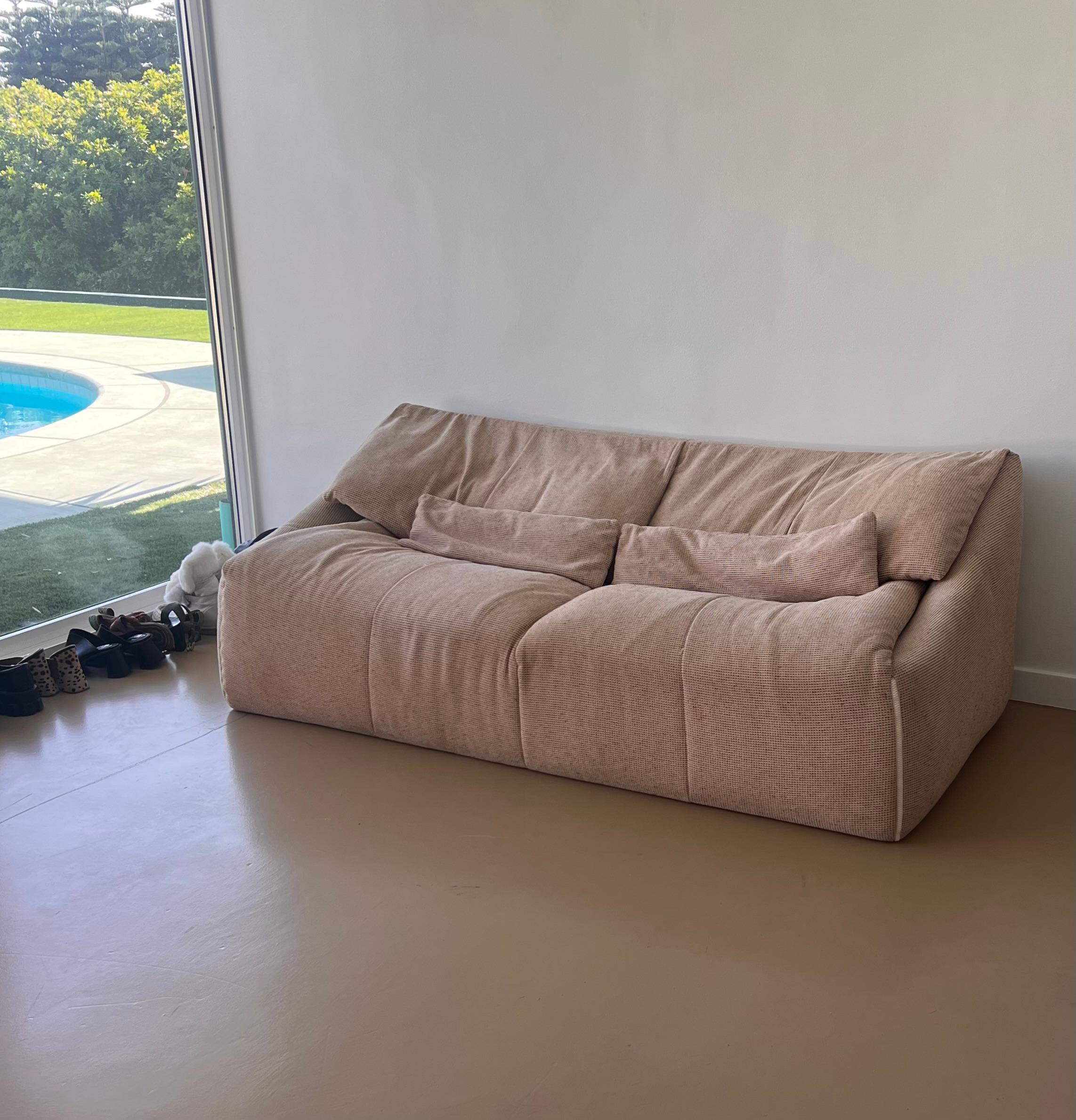 Mid-Century Modern A two-seater “Plumy” sofa by Annie Hiéronimus for Cinna, France circa 1979
