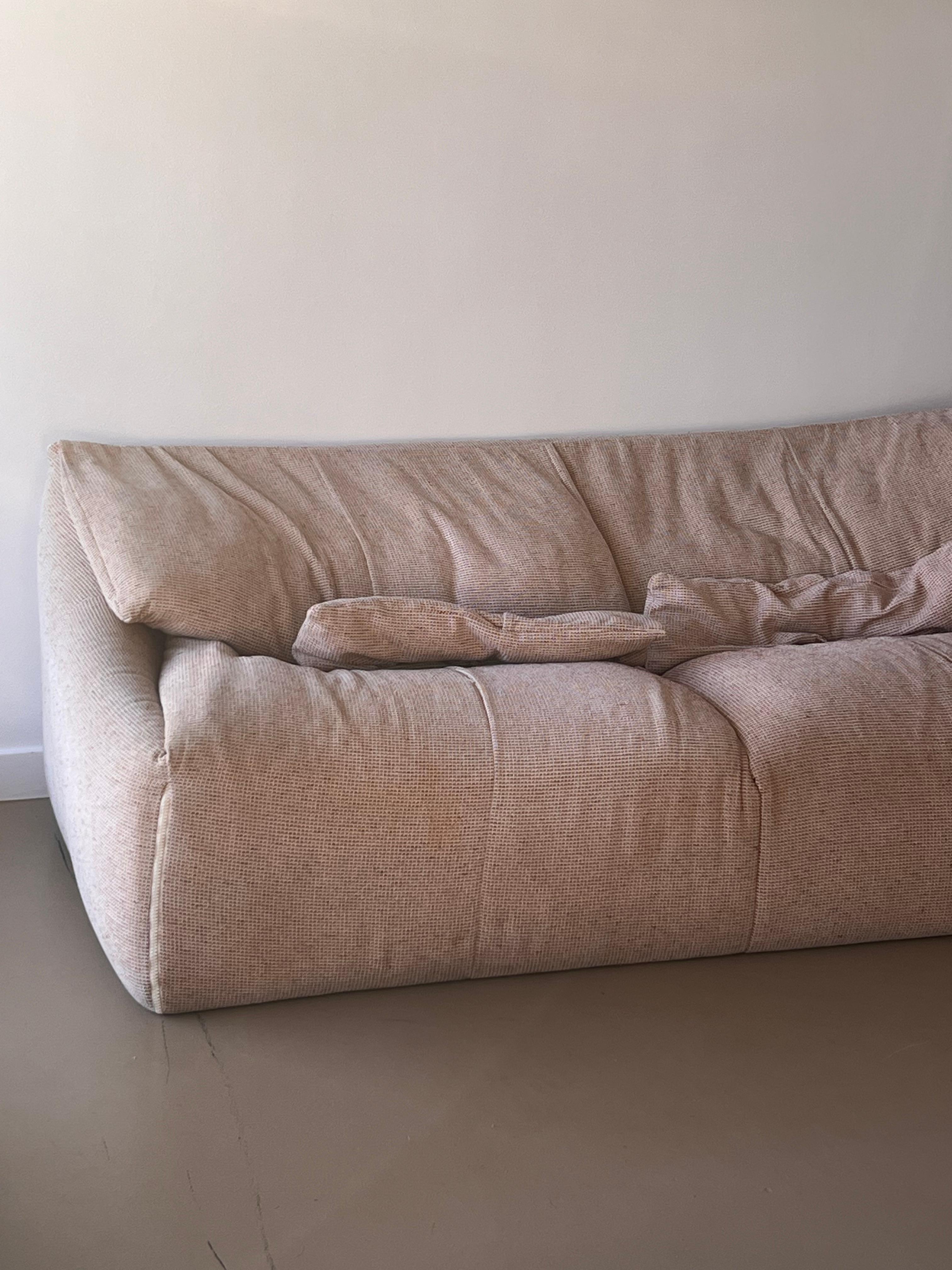 A two-seater “Plumy” sofa by Annie Hiéronimus for Cinna, France circa 1979 In Good Condition In View Park, CA