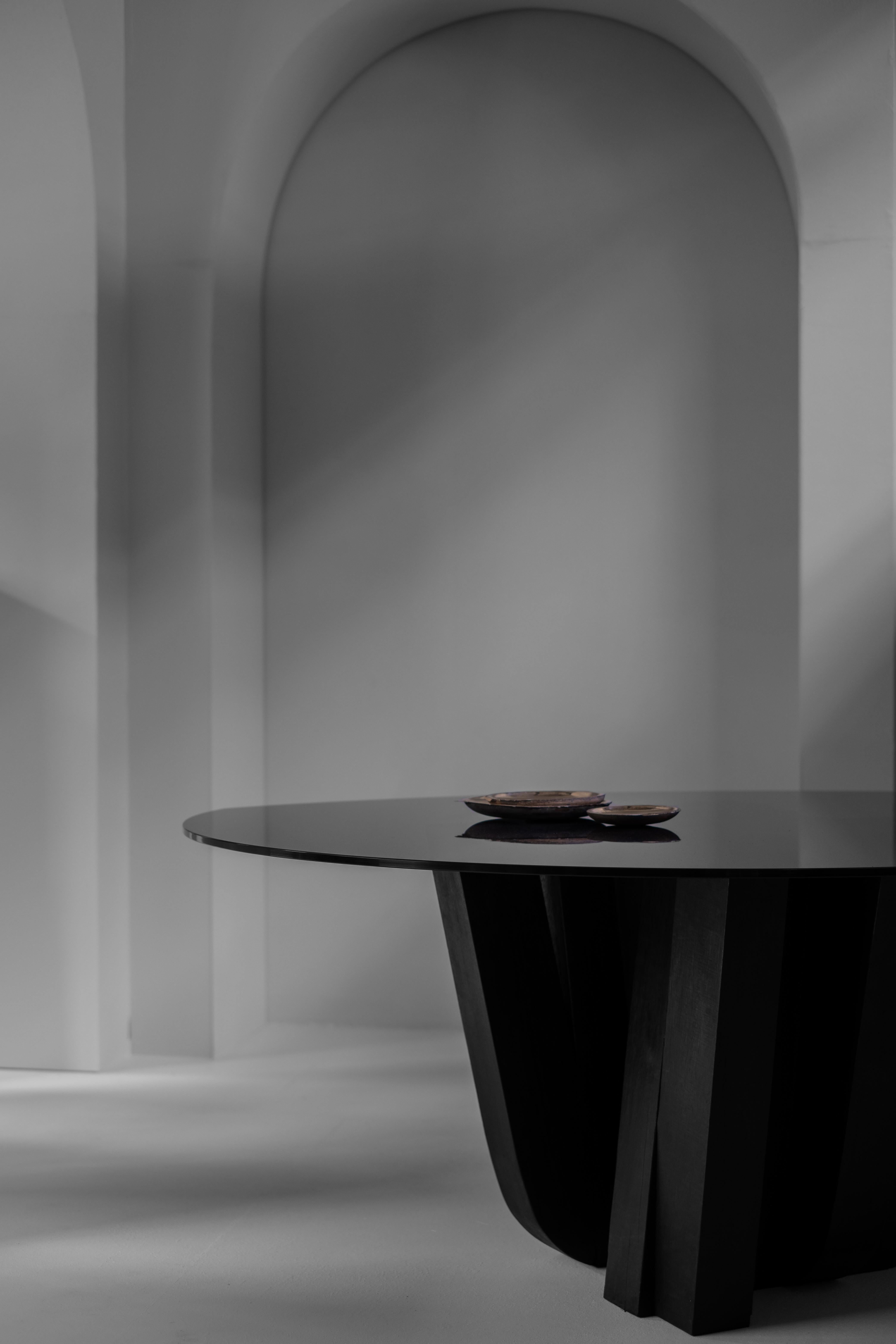 A-typical round table - signed by Arno Declercq

Measures: 
Top: L 160 cm x W 140 cm x H 1.2 cm
L 63
