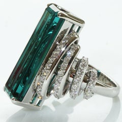 Un anello brillante di Indicolith blu menta incredibilmente misterioso proveniente dall'Afghanistan