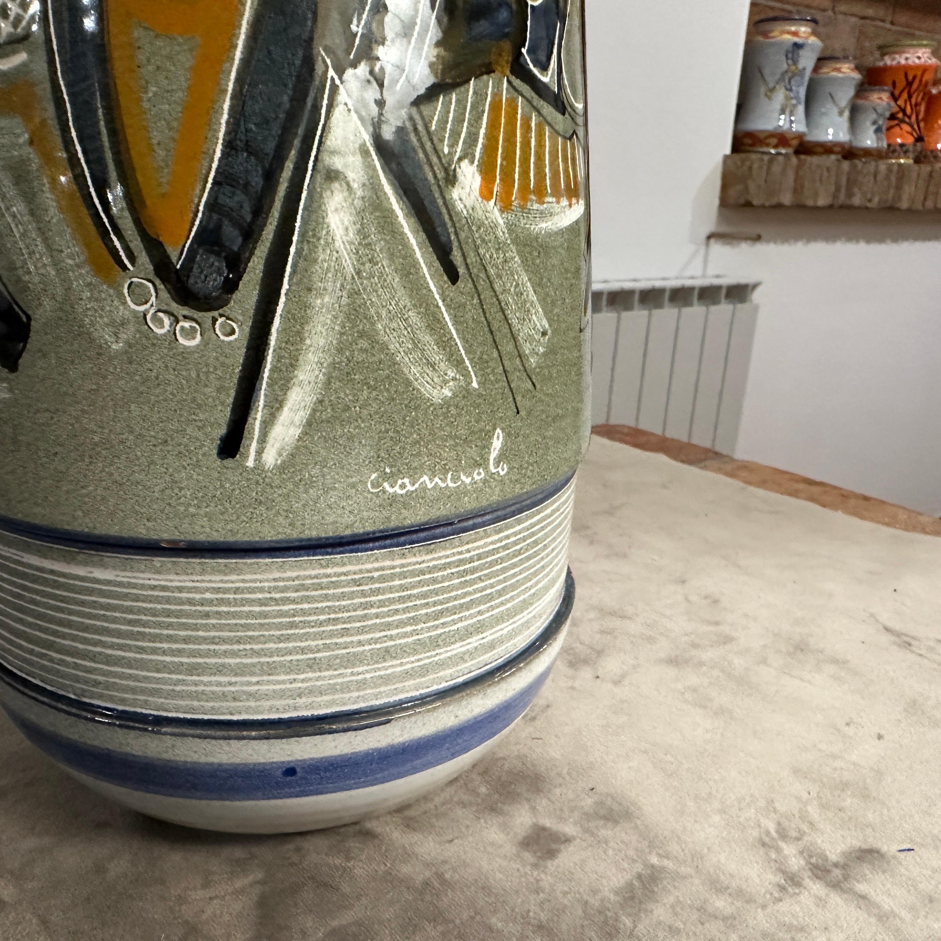 A Unique 1960s Futurist hand-Painted Ceramic Vase by Cianciolo for Nova For Sale 6