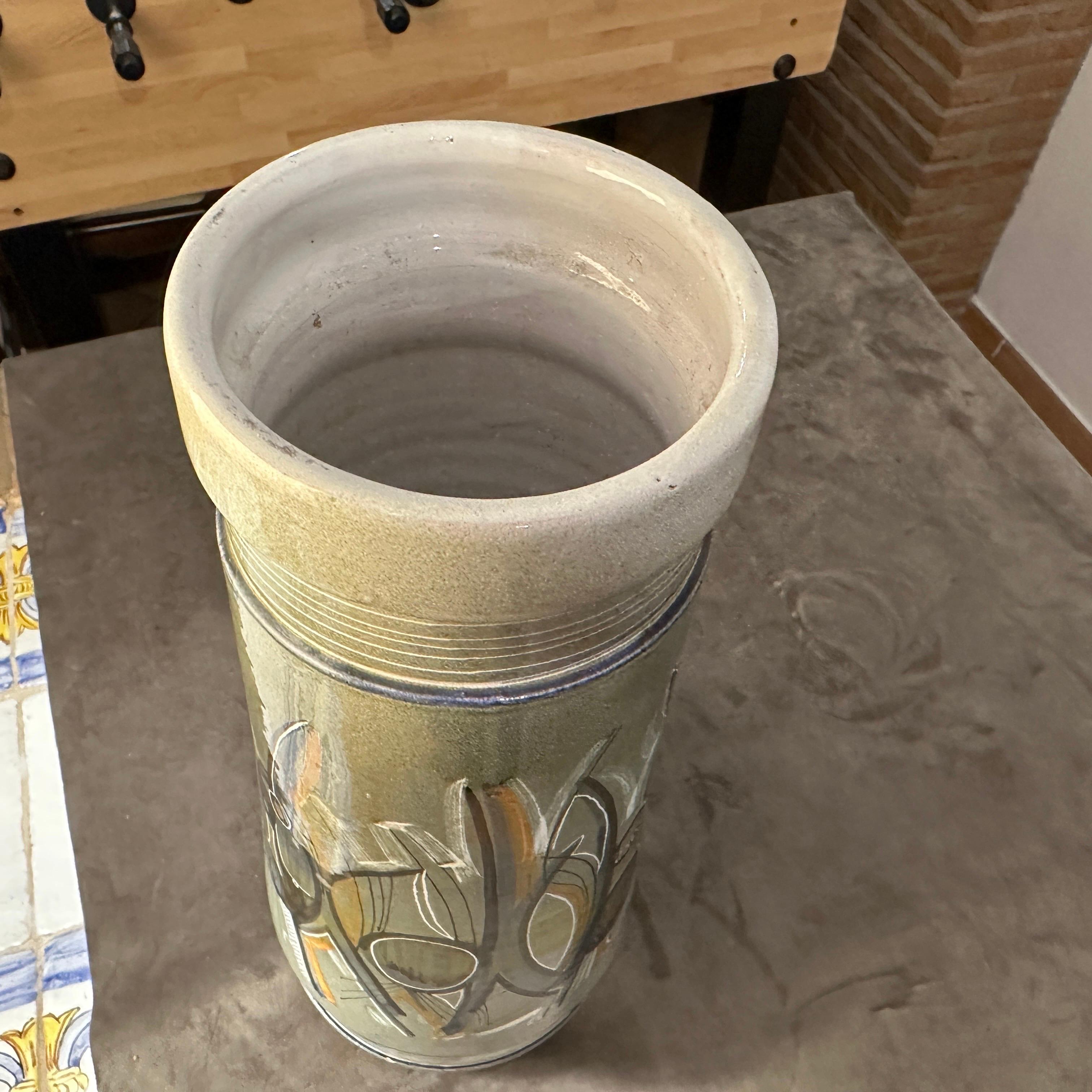 A Unique 1960s Futurist hand-Painted Ceramic Vase by Cianciolo for Nova For Sale 7