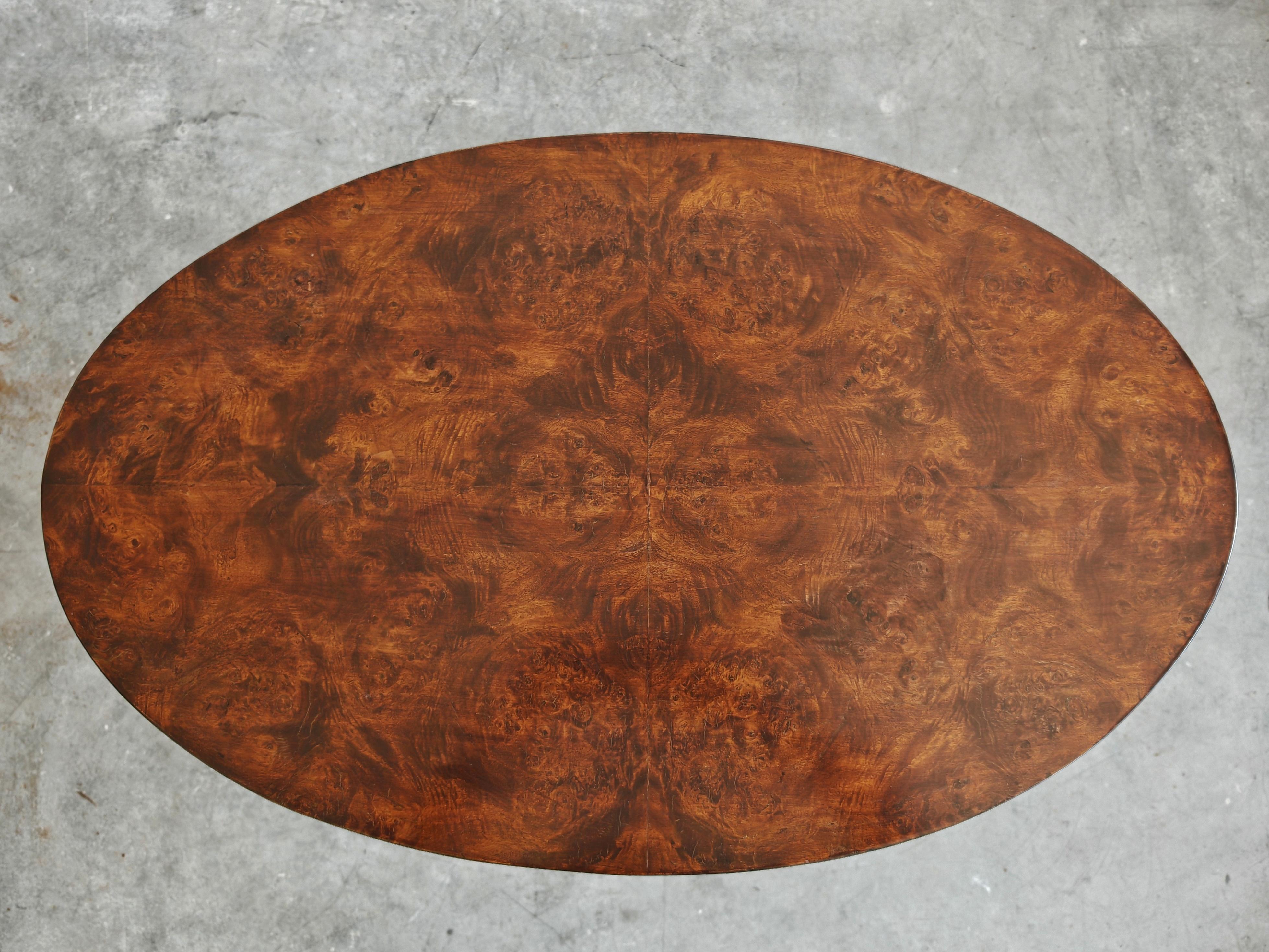Table d'appoint ou de centre Art Déco unique à trois niveaux en ronce de noyer, Autriche, années 1920 en vente 2