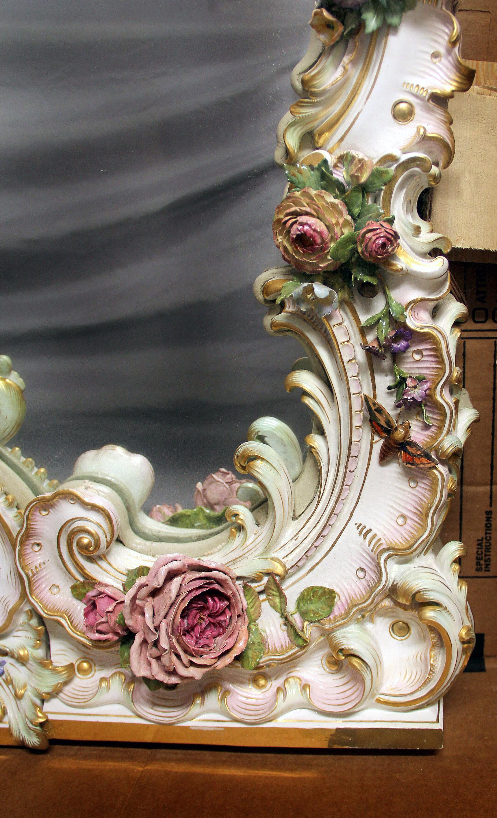 Porcelaine Miroir unique et monumental en porcelaine de Meissen de la fin du XIXe siècle en vente
