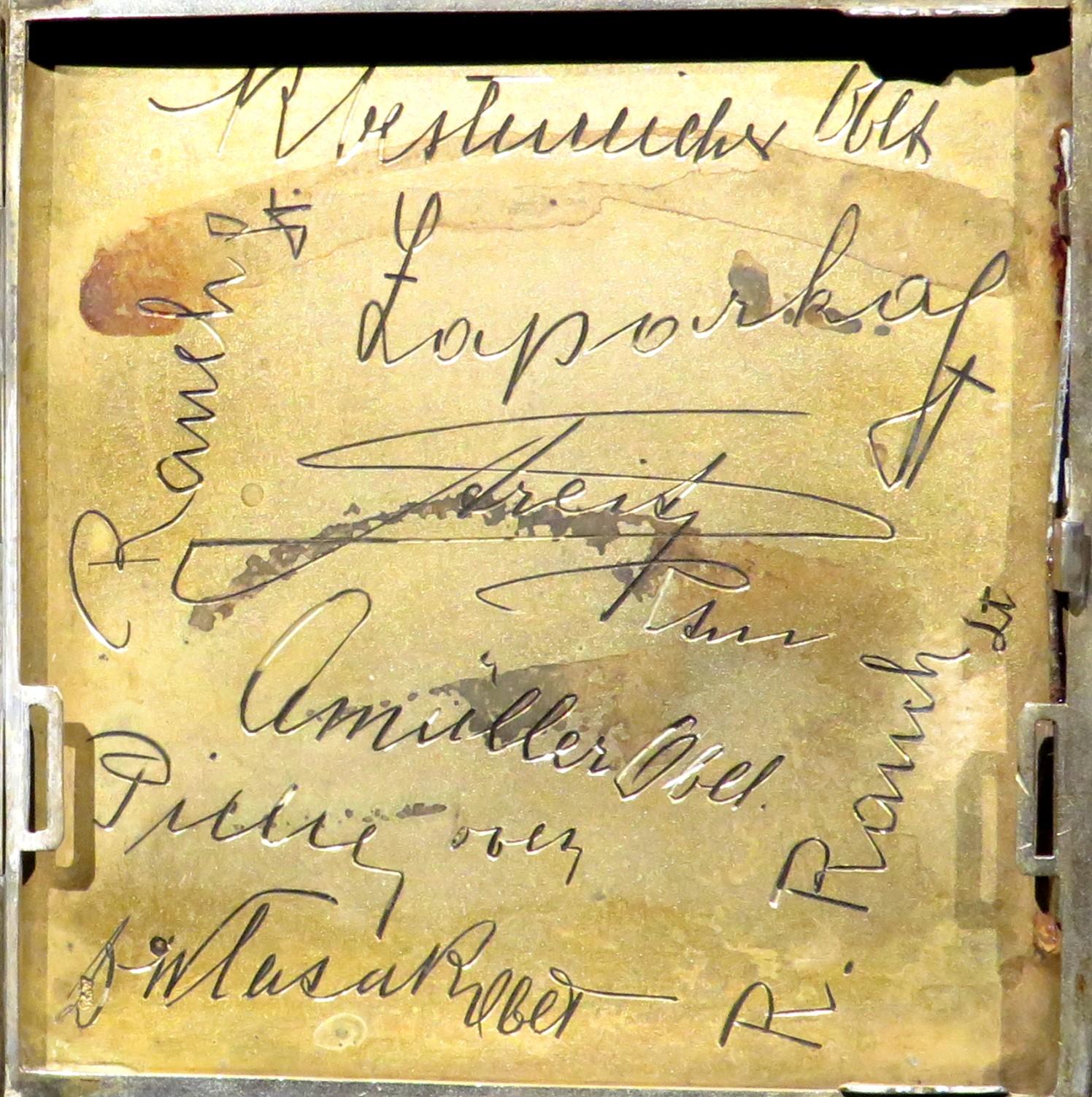 Einzigartiges sterreichisches Zigarettenetui aus Silber und Emaille von Kurzer & Wolf, datiert 1916 (20. Jahrhundert) im Angebot
