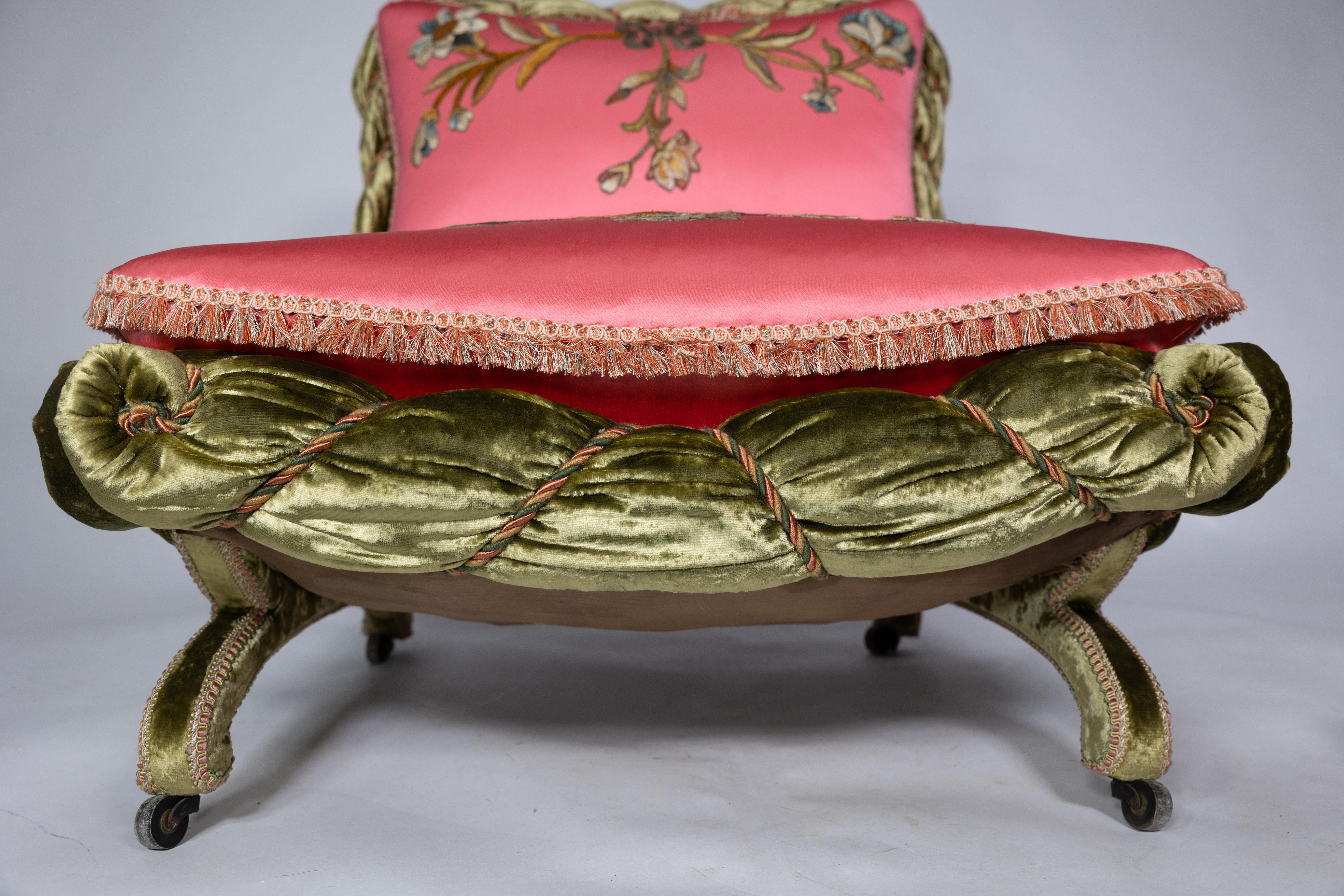 The Bon Marché Boudoir chair upholstery restored by The Royal School of Needlework (L'école royale de l'aiguille) en vente 3
