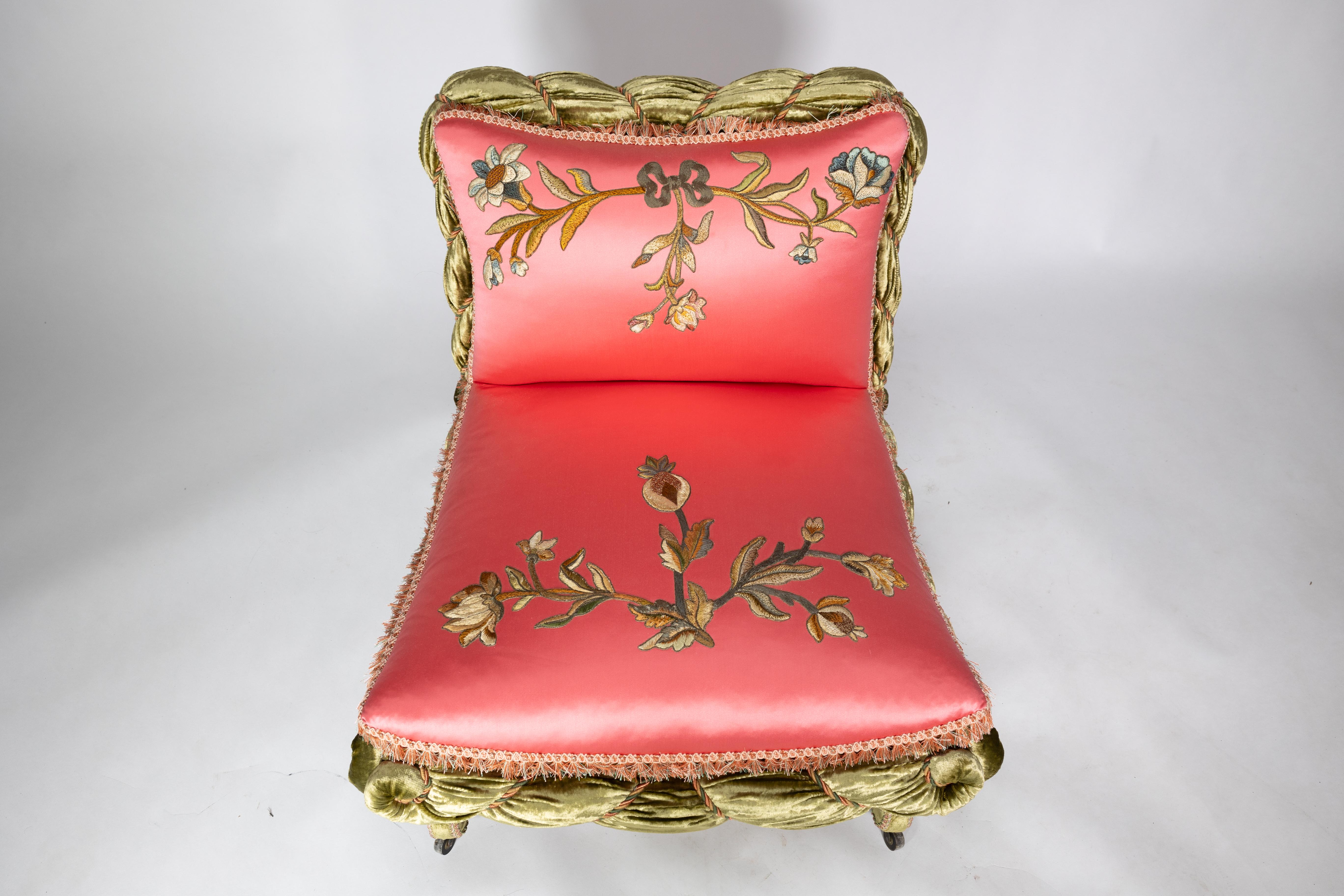 Brodé The Bon Marché Boudoir chair upholstery restored by The Royal School of Needlework (L'école royale de l'aiguille) en vente