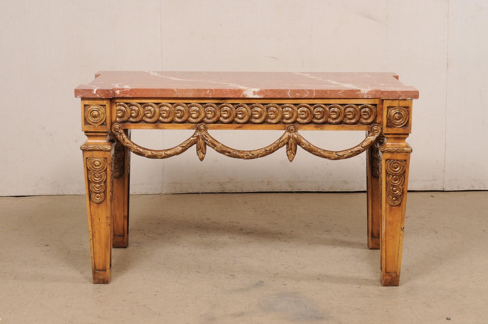 Table console unique sculptée en bois et plateau en marbre avec présence de papillons ronds, 5 pieds  en vente 6
