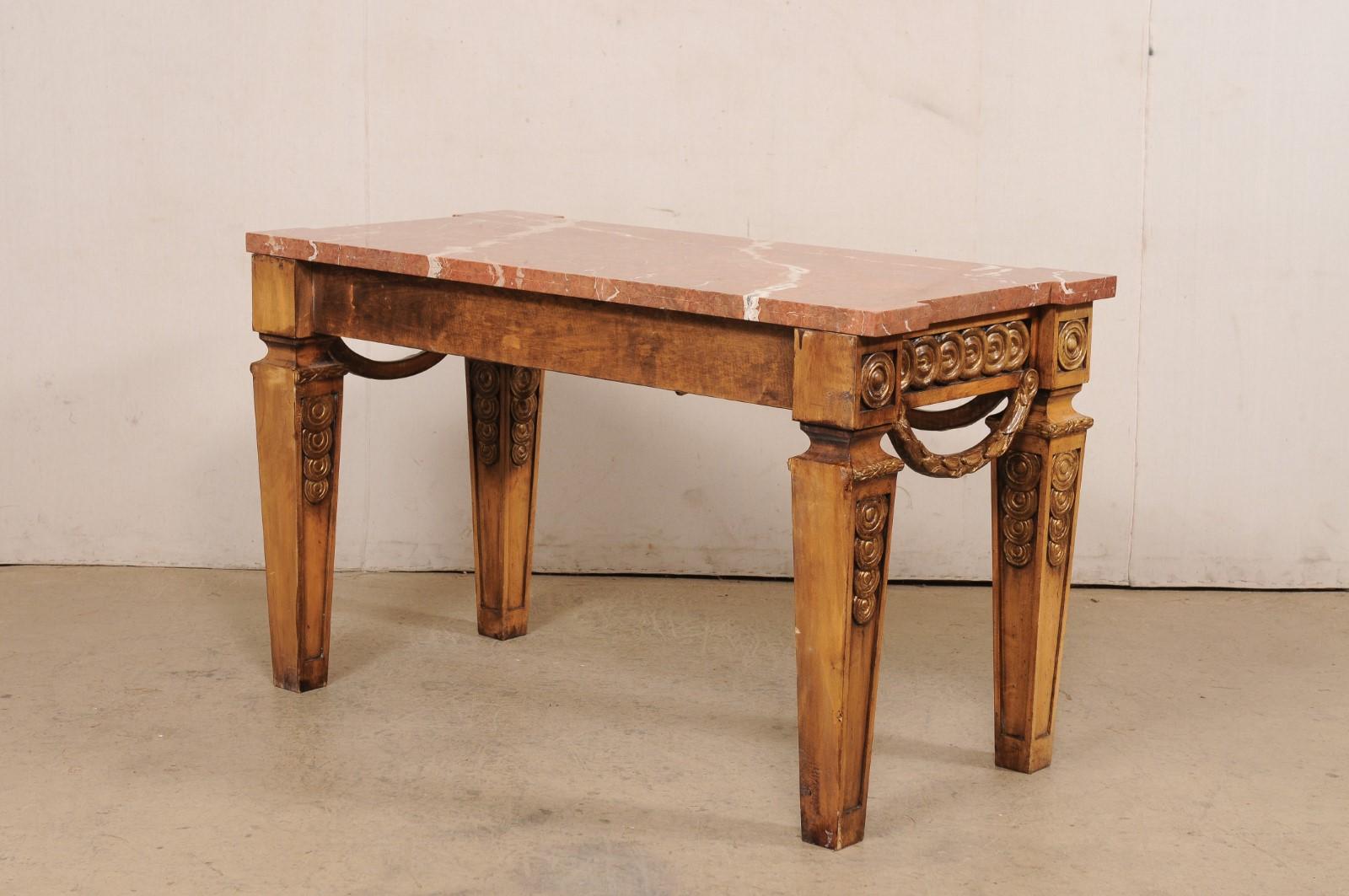 Table console unique sculptée en bois et plateau en marbre avec présence de papillons ronds, 5 pieds  en vente 1
