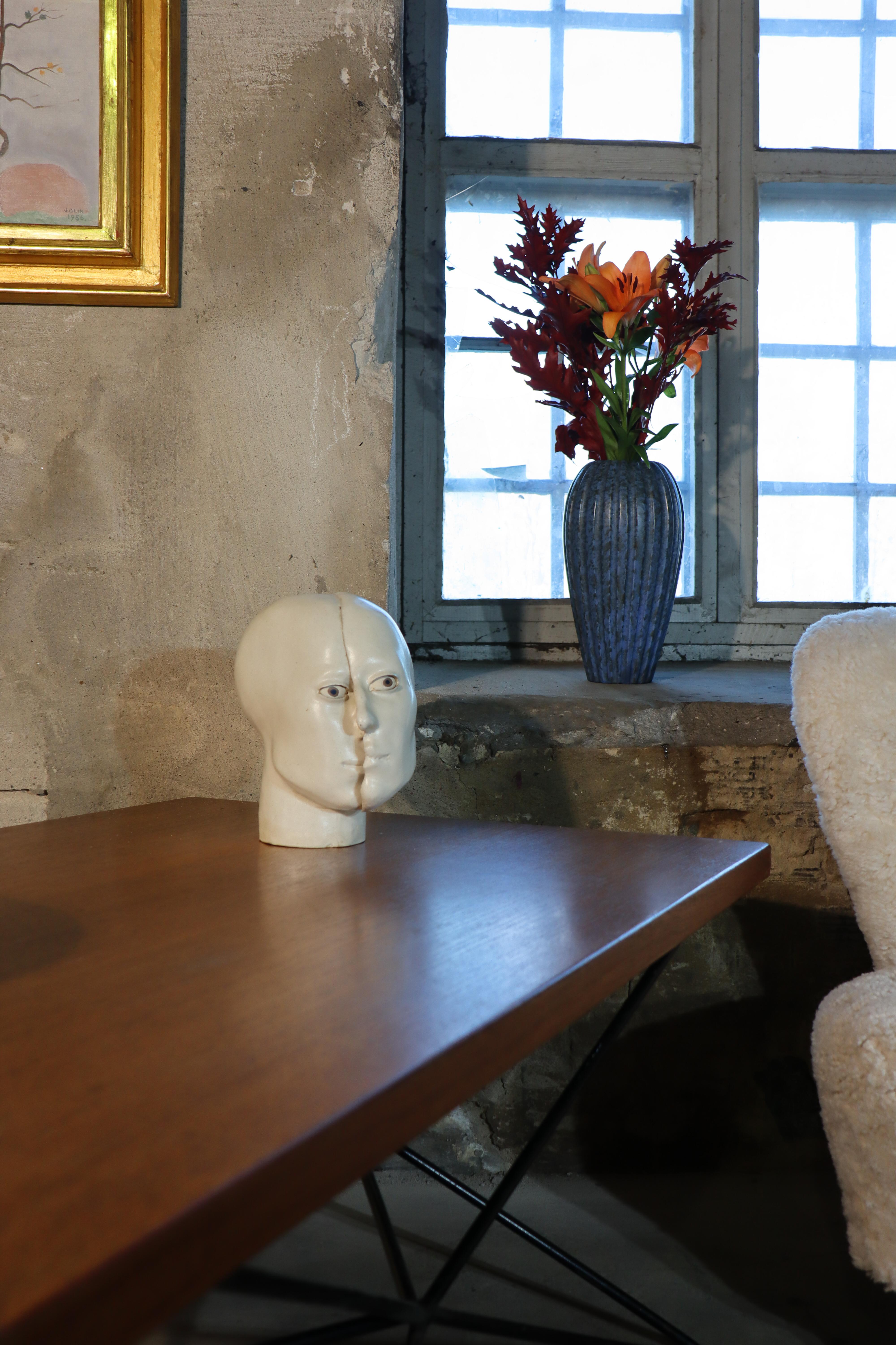 Une sculpture unique en céramique -  Face abstraite de Britt-Ingrid Persson Suède Excellent état - En vente à Stockholm, SE