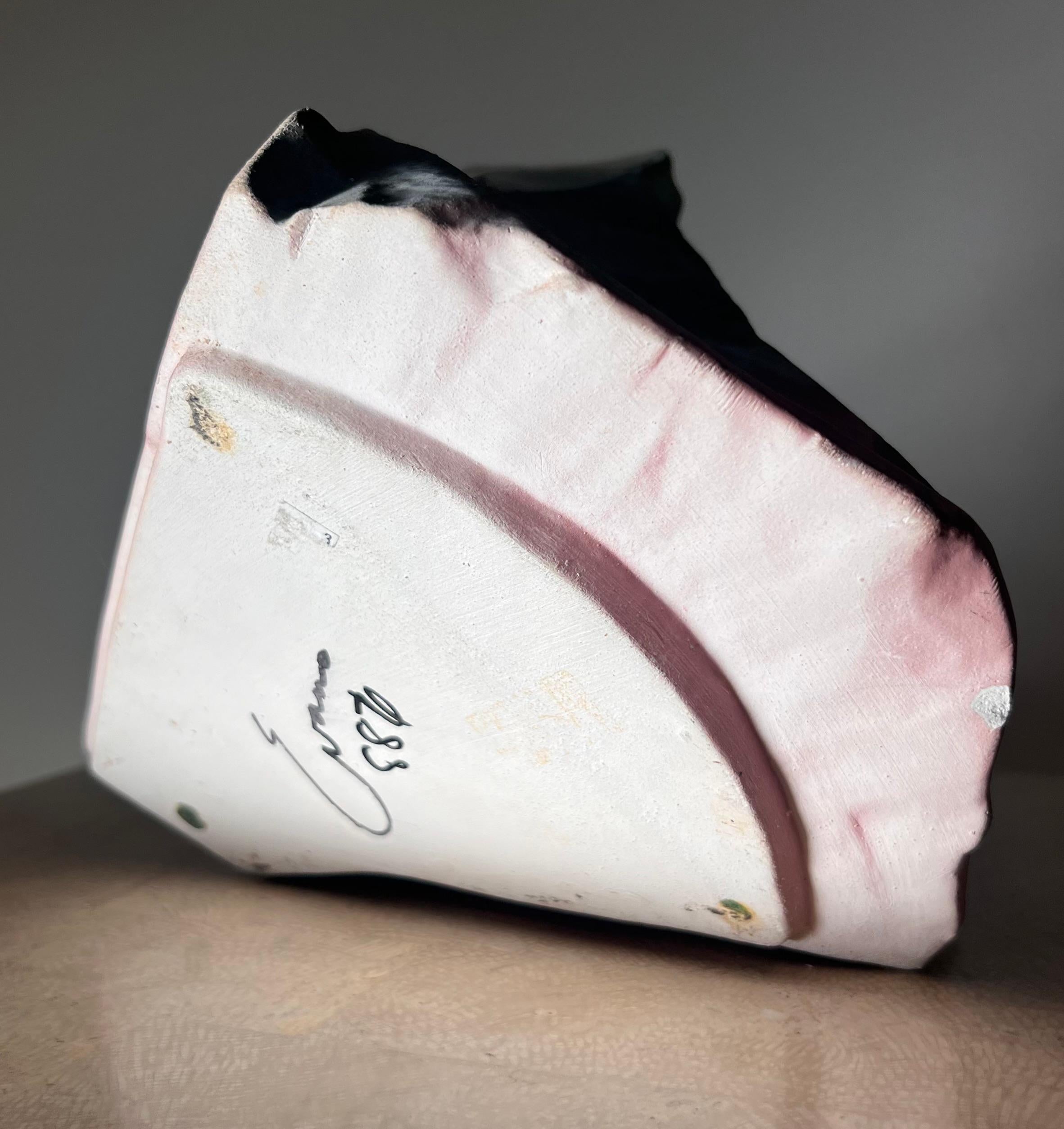 A unique ceramic vase by Tony Evans, signed, late 20th century For Sale 4