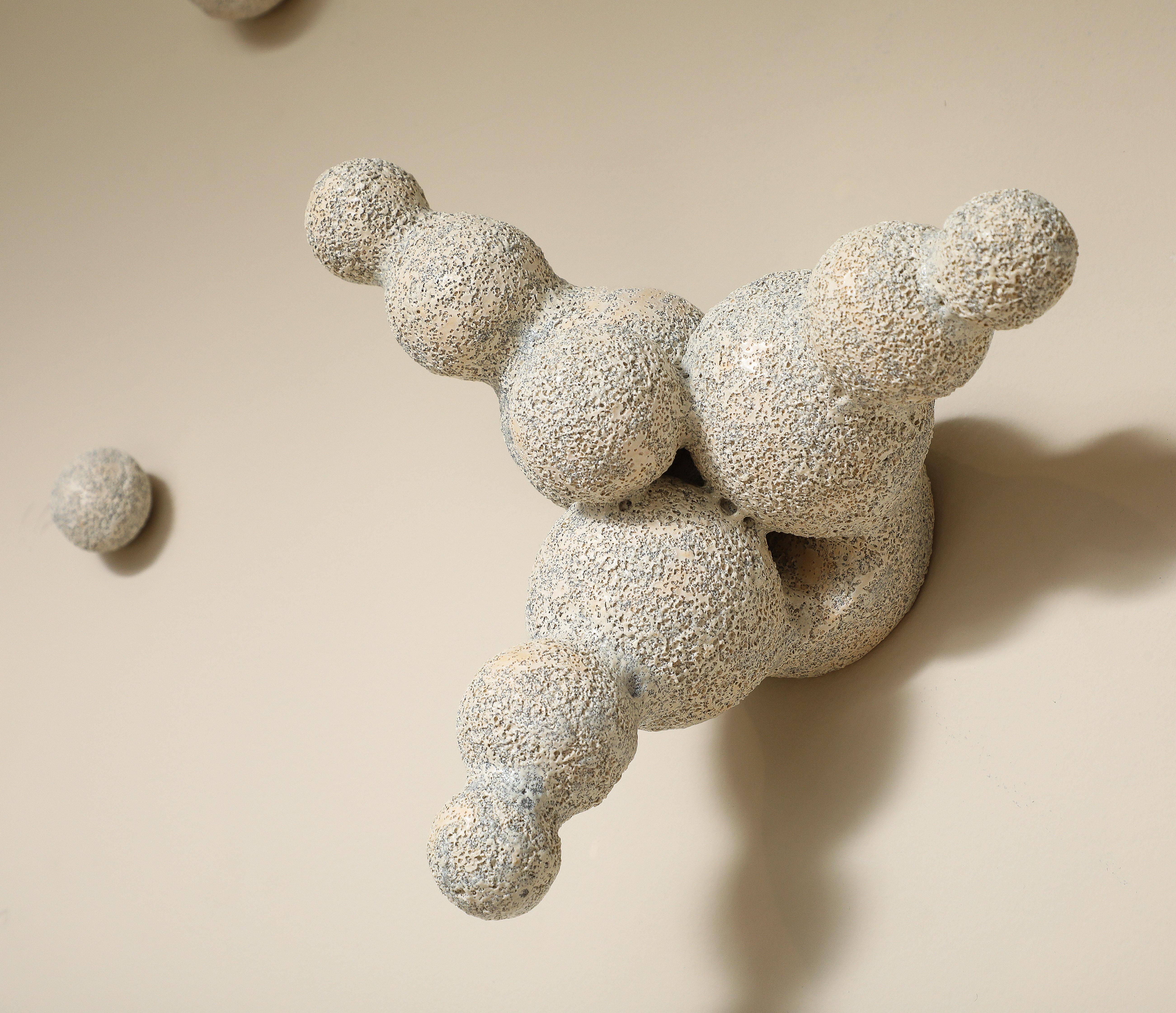 Un'installazione di sculture a parete in ceramica unica nel suo genere, opera di Shizue Imai in vendita 3
