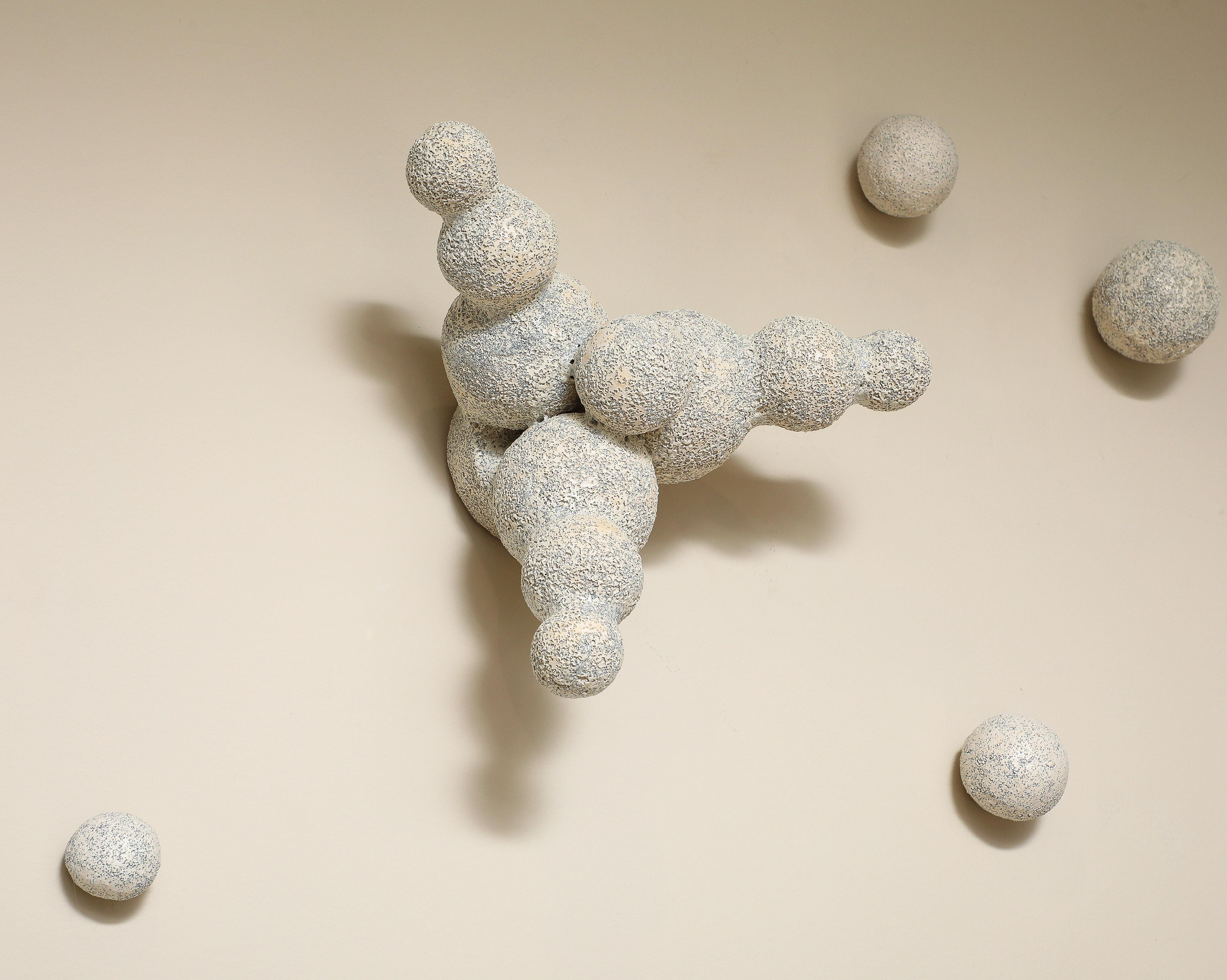 Un'installazione di sculture a parete in ceramica unica nel suo genere, opera di Shizue Imai in vendita 6