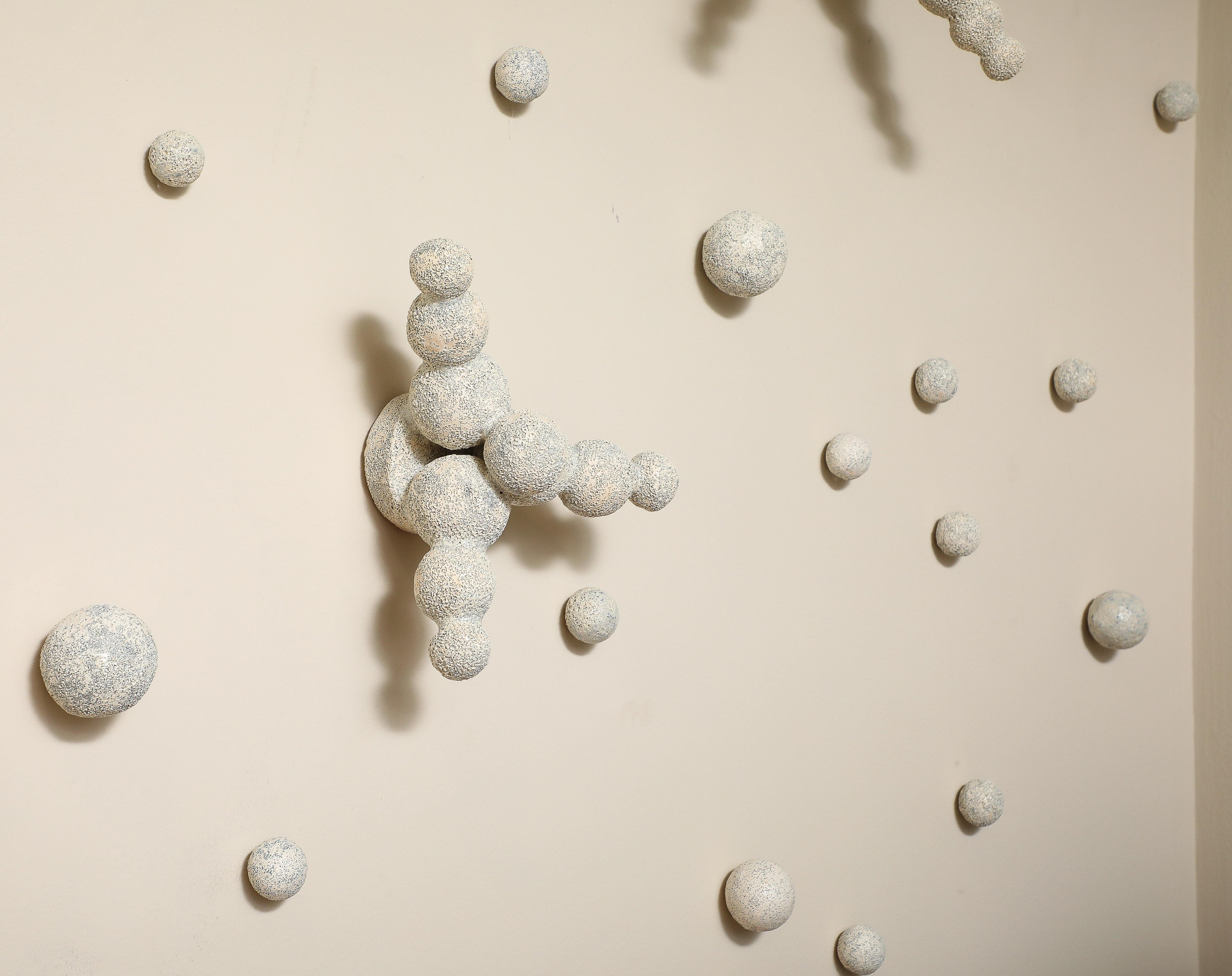 Un'installazione di sculture a parete in ceramica unica nel suo genere, opera di Shizue Imai in vendita 7