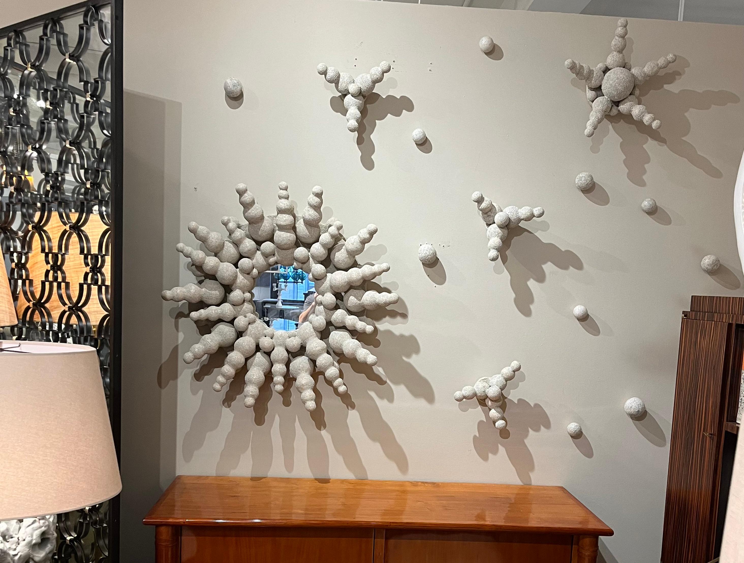 Moderno Un'installazione di sculture a parete in ceramica unica nel suo genere, opera di Shizue Imai in vendita