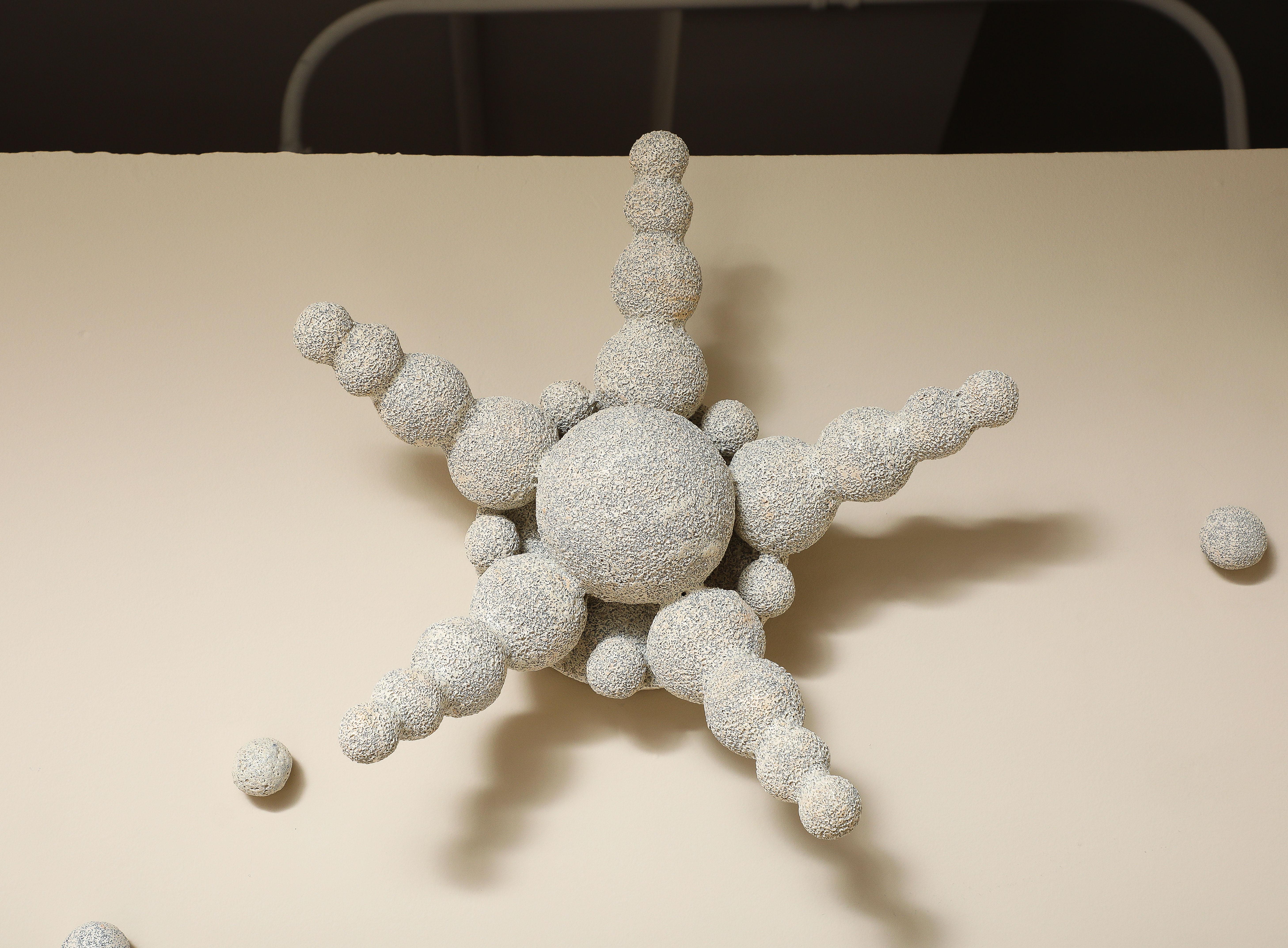 Un'installazione di sculture a parete in ceramica unica nel suo genere, opera di Shizue Imai in vendita 2