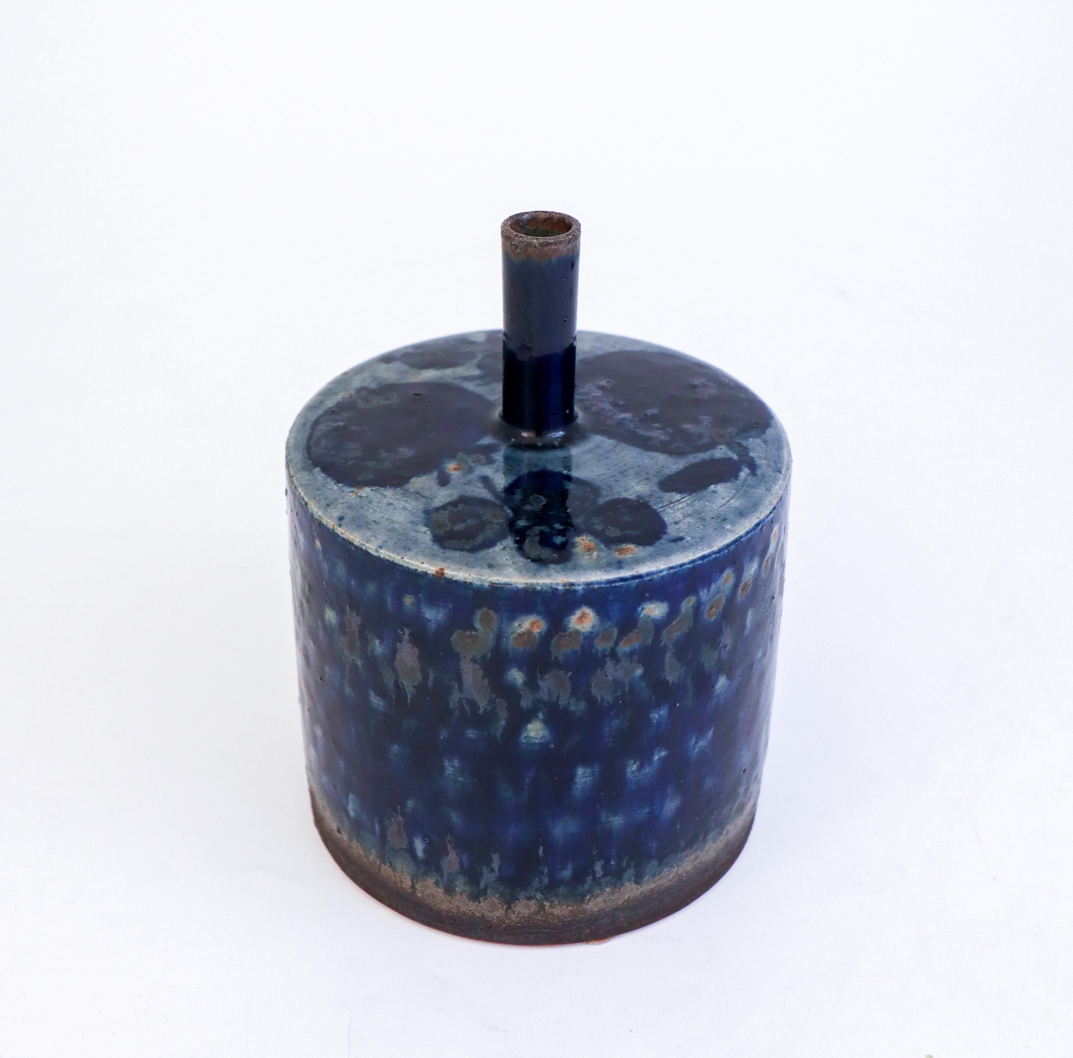 Scandinave moderne Grand vase unique en céramique bleue - Carl-Harry Stålhane Designhuset 1973 en vente