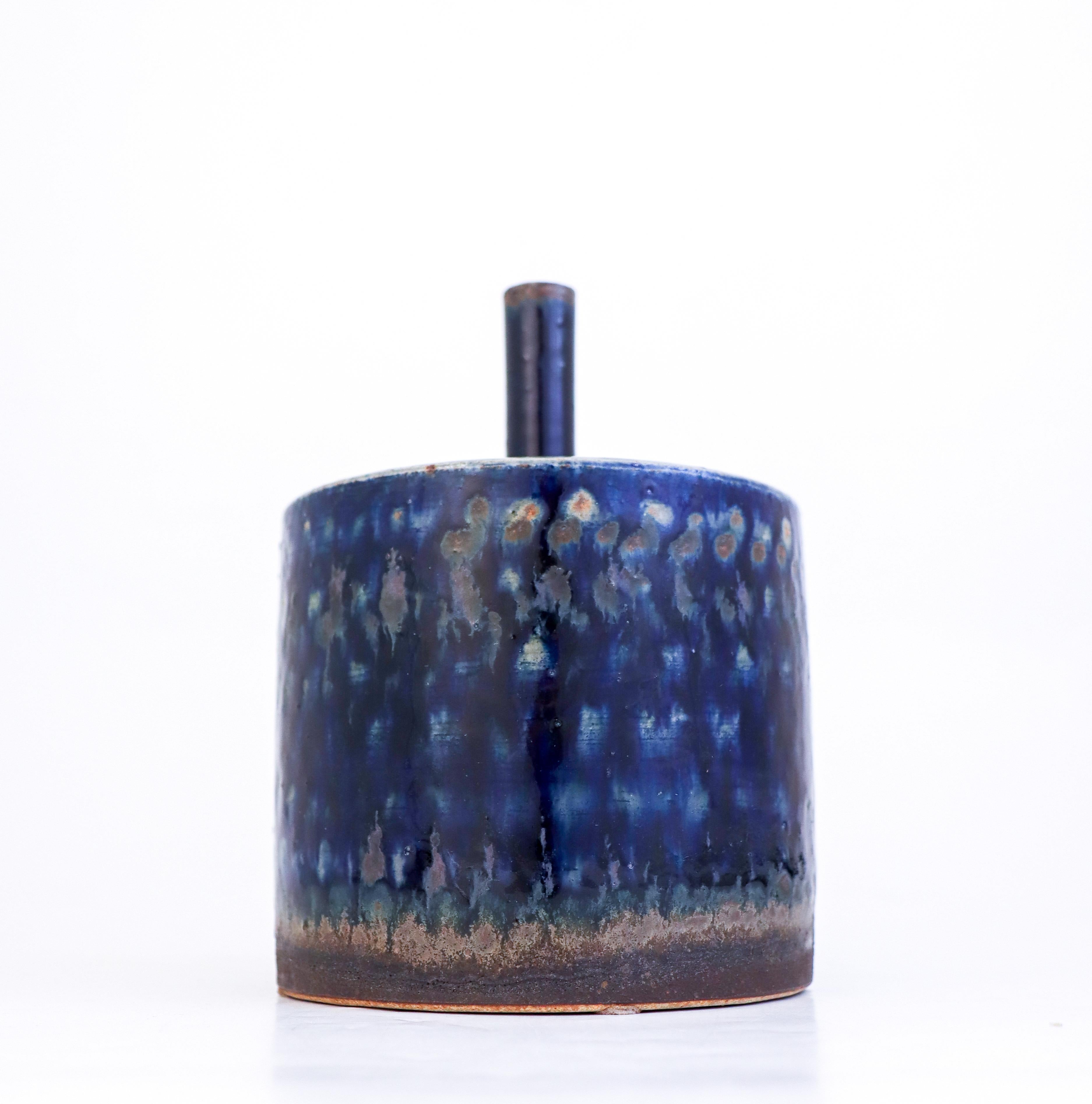Suédois Grand vase unique en céramique bleue - Carl-Harry Stålhane Designhuset 1973 en vente