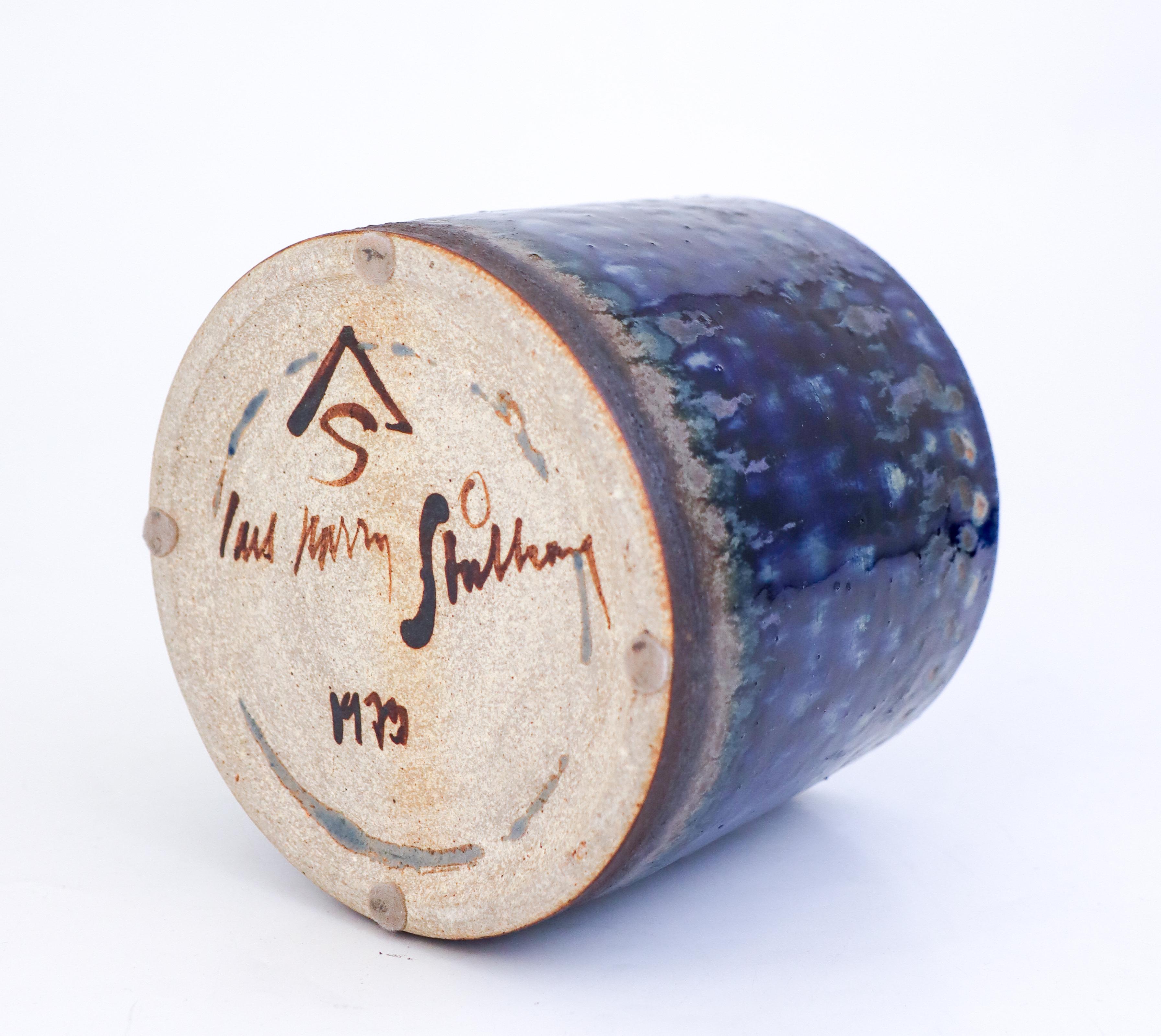 Céramique Grand vase unique en céramique bleue - Carl-Harry Stålhane Designhuset 1973 en vente