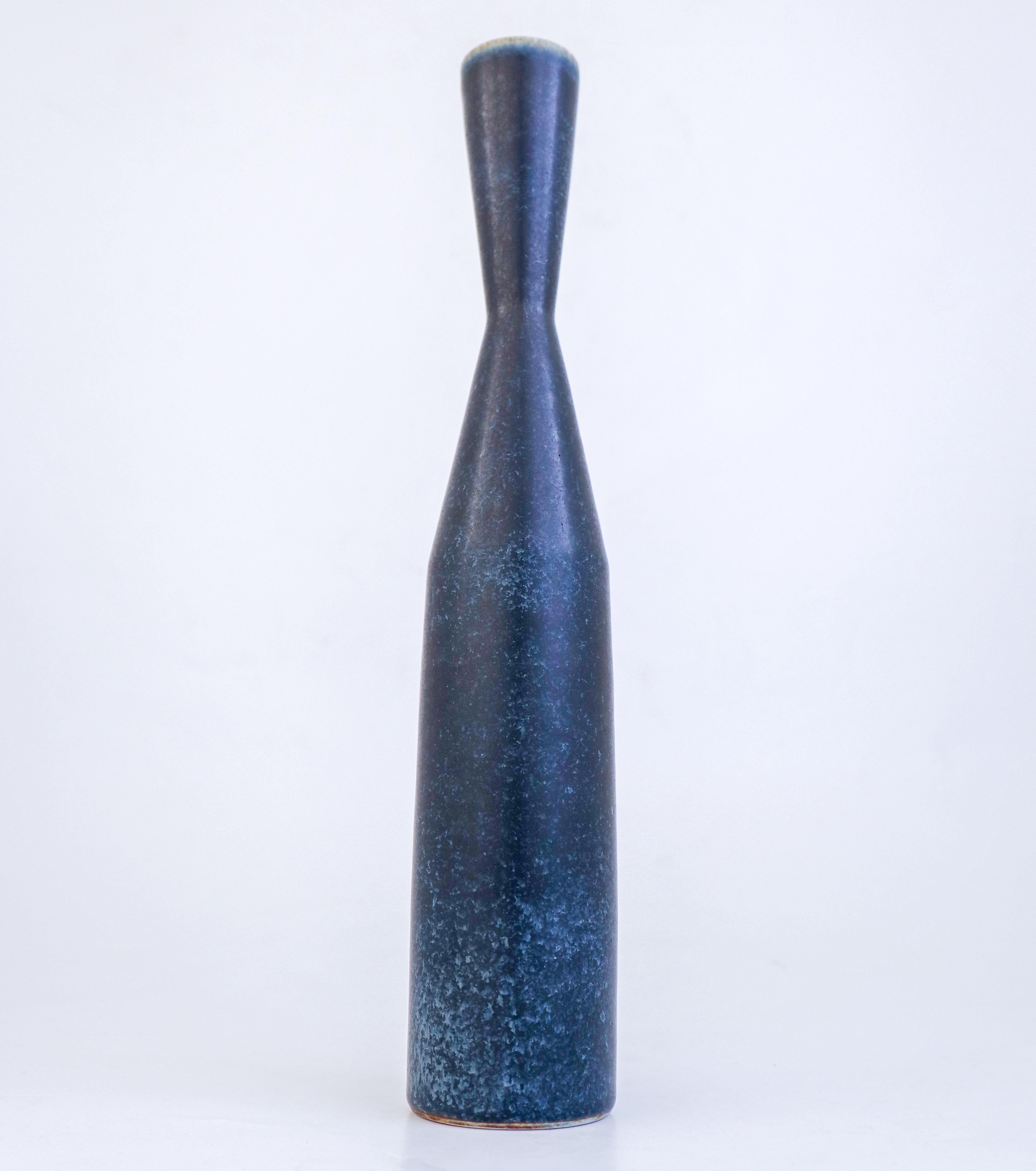 Un grande vaso di ceramica blu unico nel suo genere - Carl-Harry Stålhane Rörstrand 1960 in vendita 4